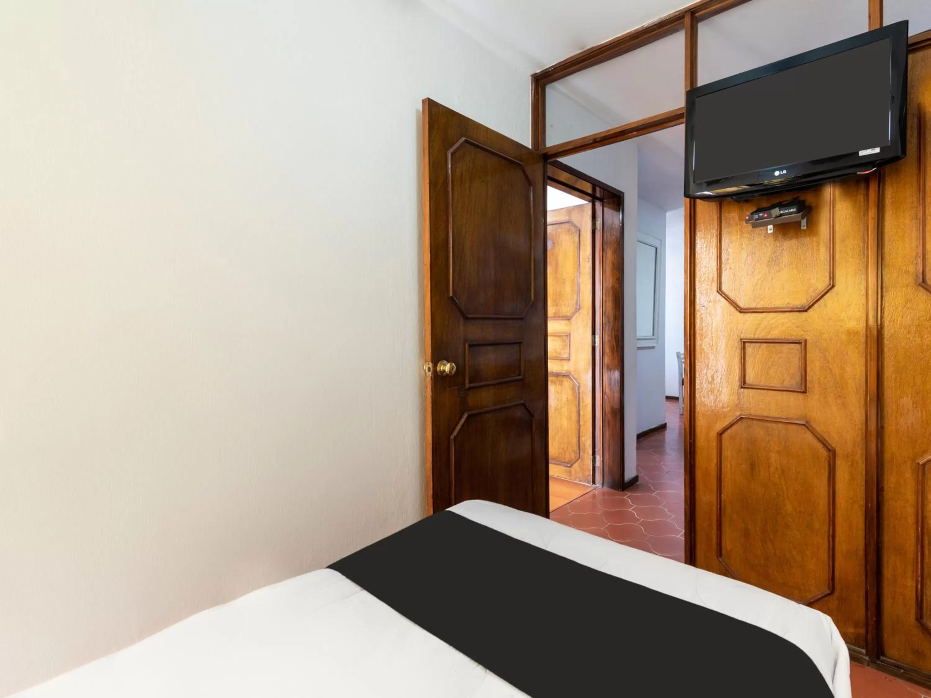 Bedroom, Bed in Suites Internacional