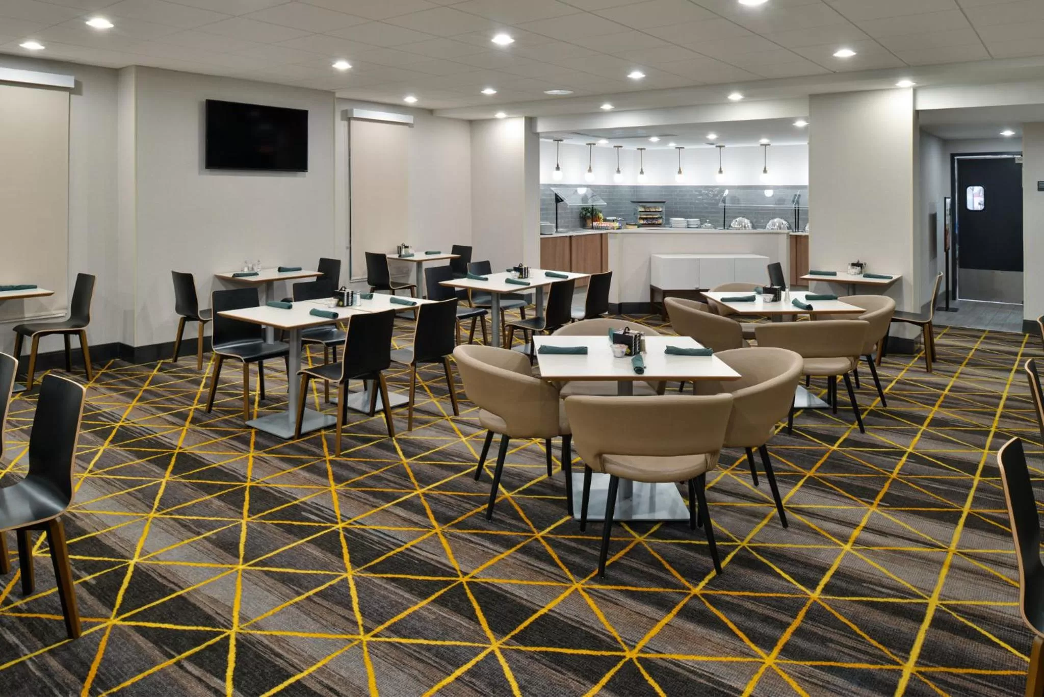 Restaurant/places to eat in Holiday Inn Hotel & Suites Overland Park-Convention Center by IHG