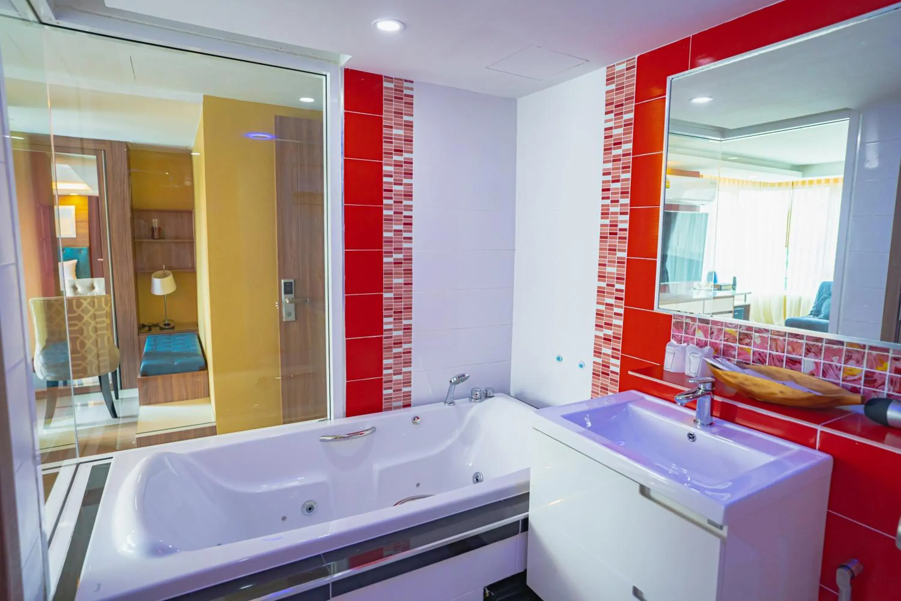 Bathroom in BlueTel Re'sidencE Bangkok IMPACT- 1 Time Drop-Off Service to IMPACT