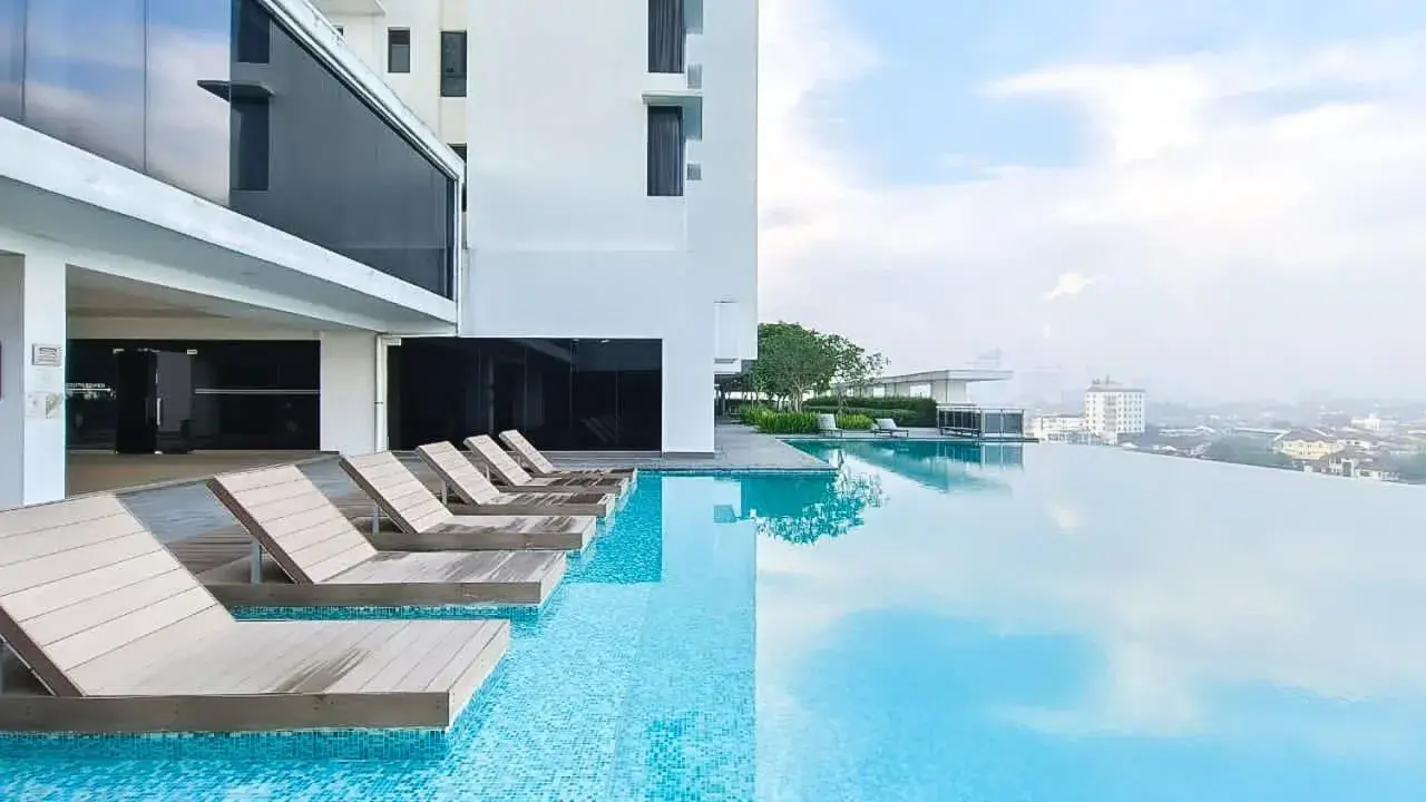 Swimming Pool in 1 Tebrau Suites by Subhome