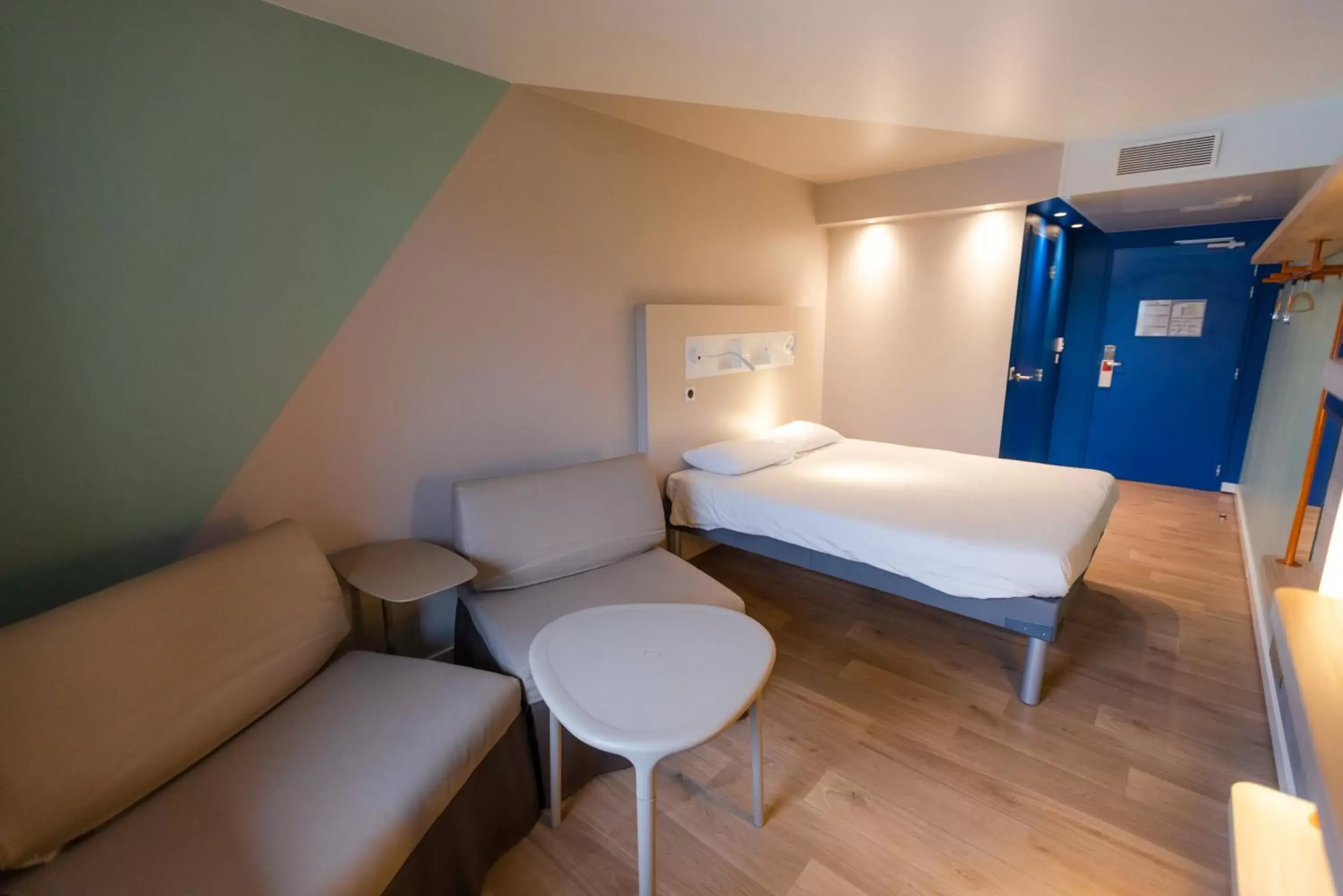 Bed in ibis budget Albertville