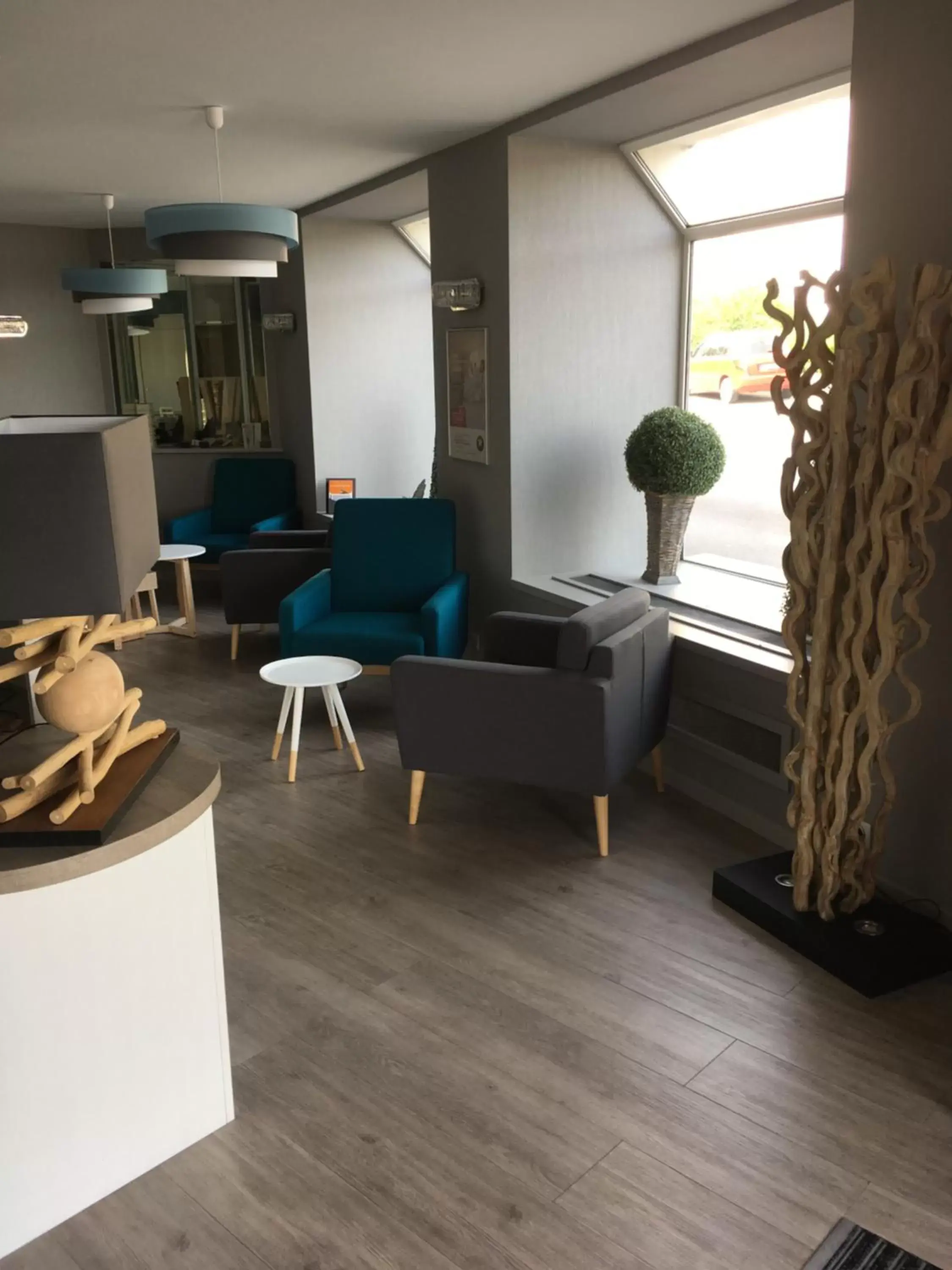 Lobby or reception, Seating Area in The Originals City, Hôtel Le Boeuf Rouge, Limoges (Inter-Hotel)