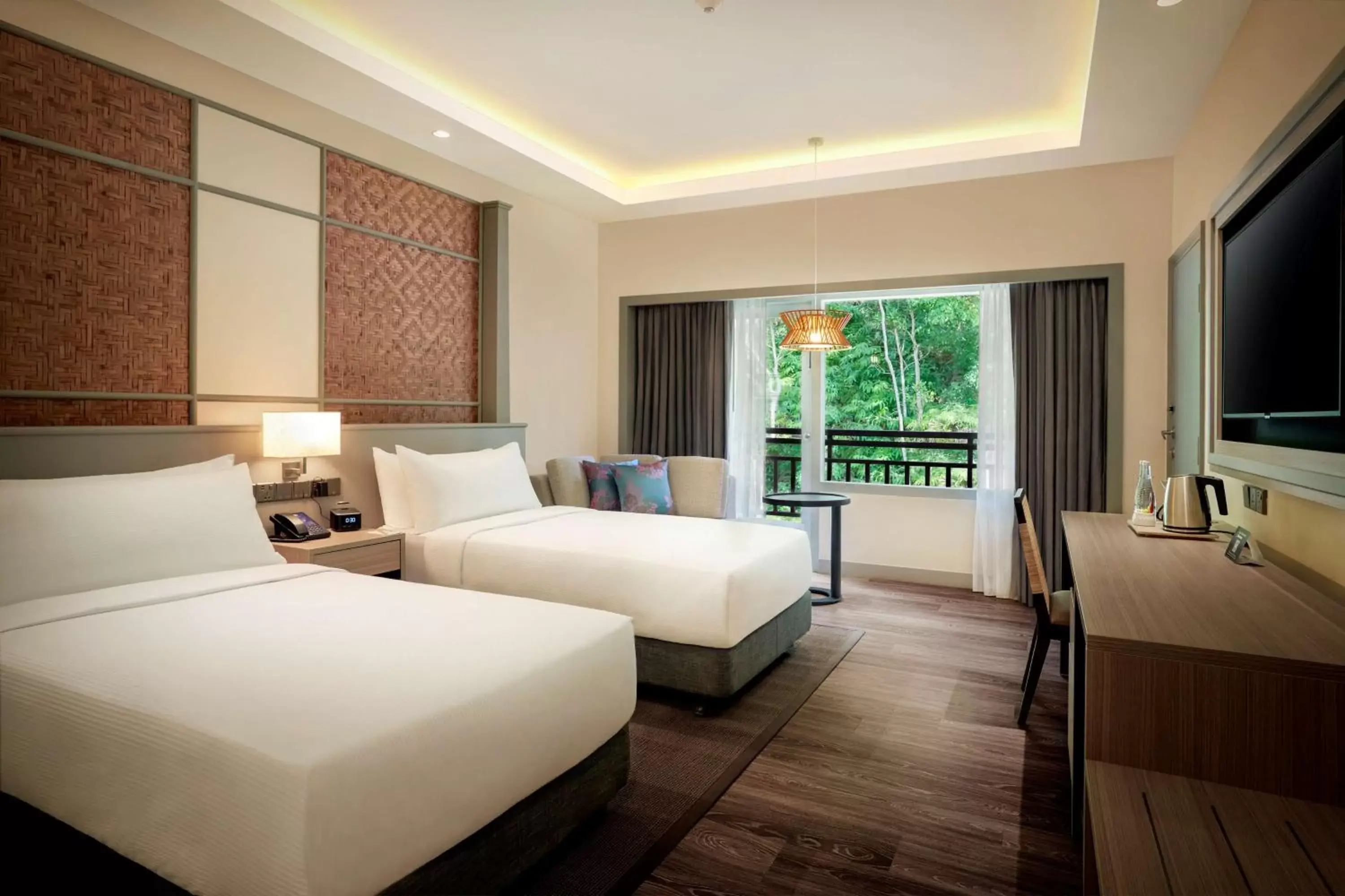 Bed in DoubleTree by Hilton Damai Laut