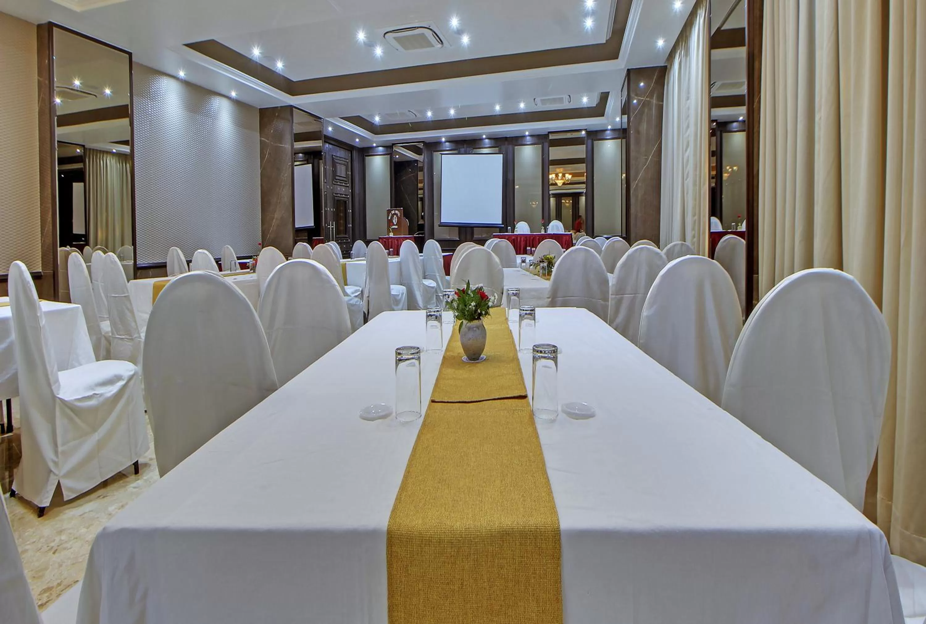 Dining area in West End Hotel Opp Bombay Hospital