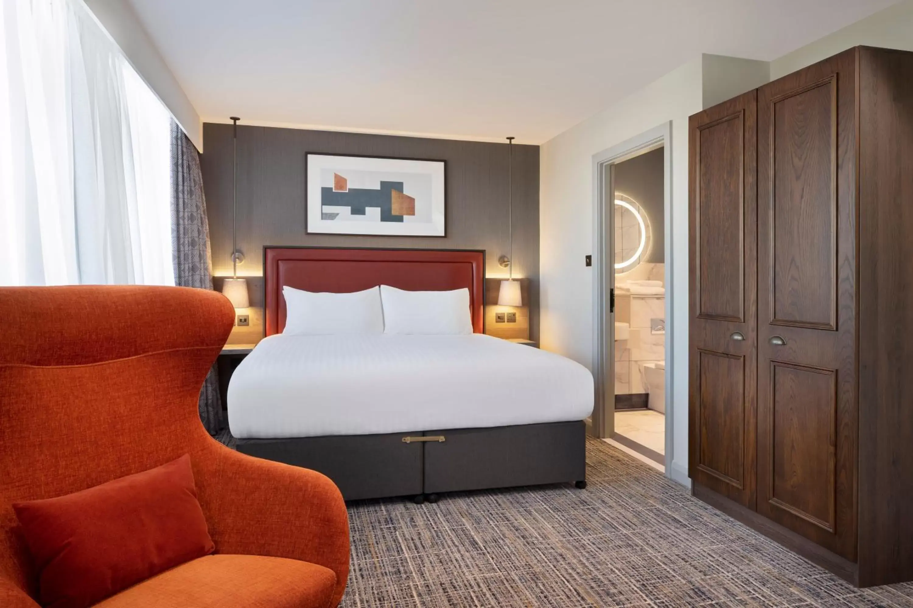 Bedroom, Bed in Leonardo Royal Hotel Birmingham - formerly Jurys Inn