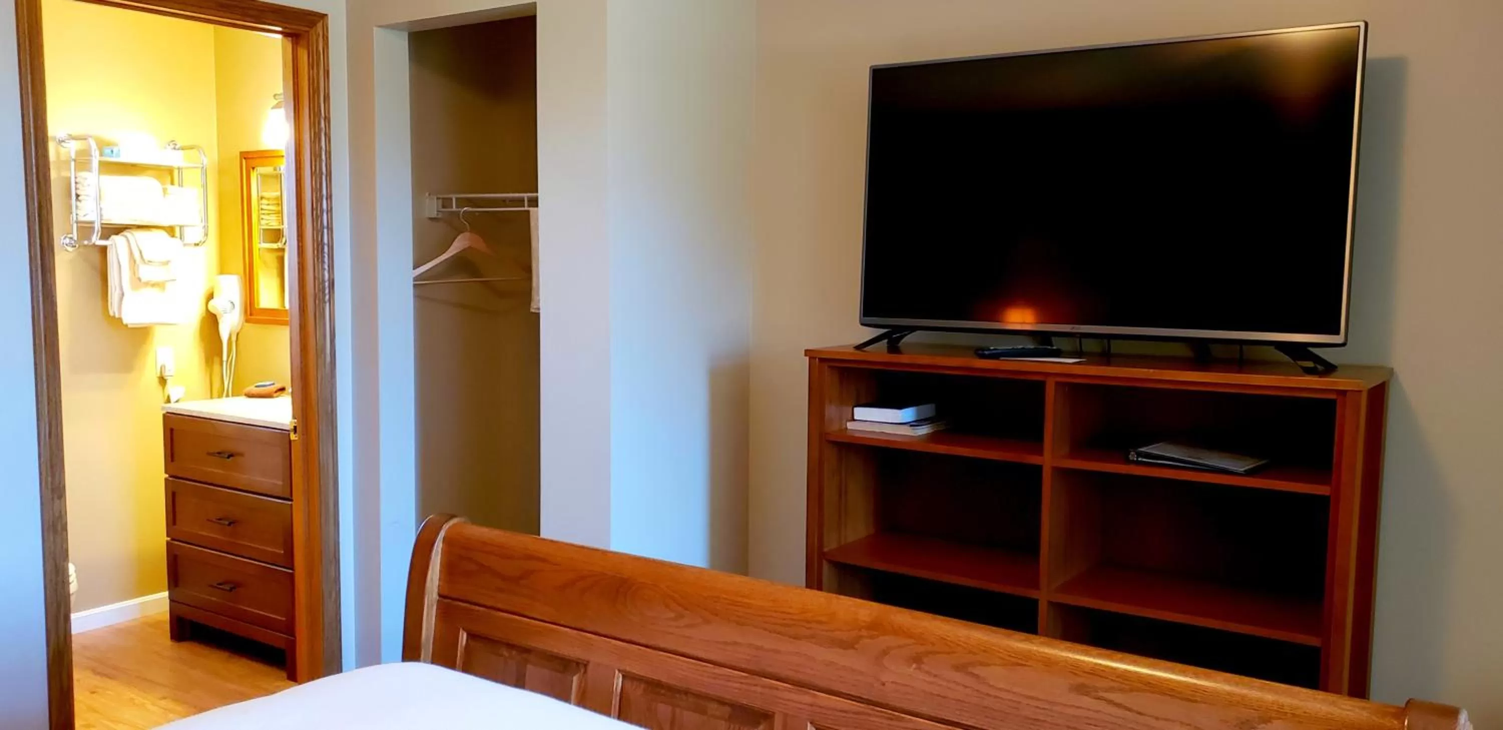 Off site, Bed in Berlin Heritage Inn