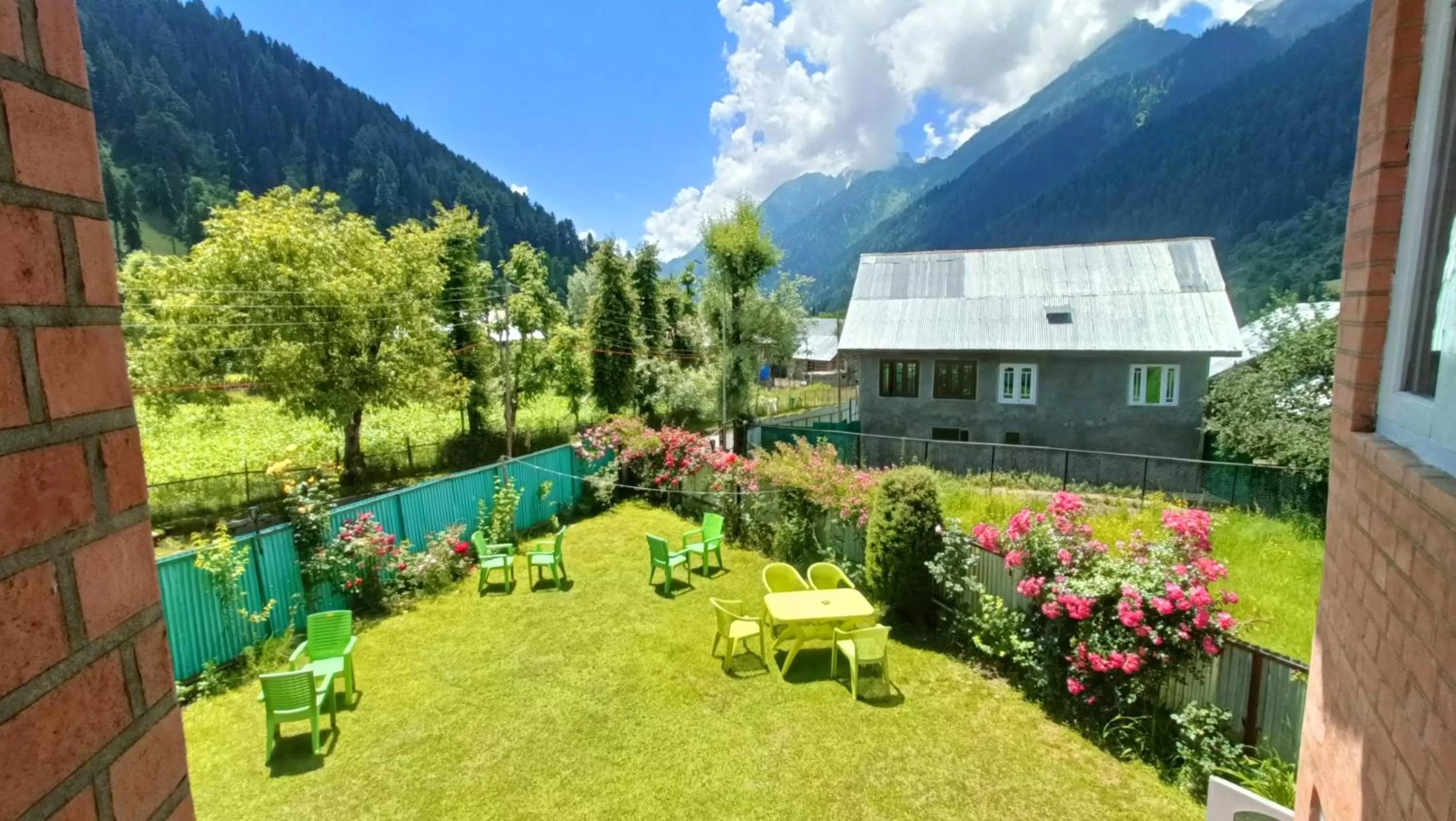 Natural landscape, Property Building in Kolahoi Heights Guest House