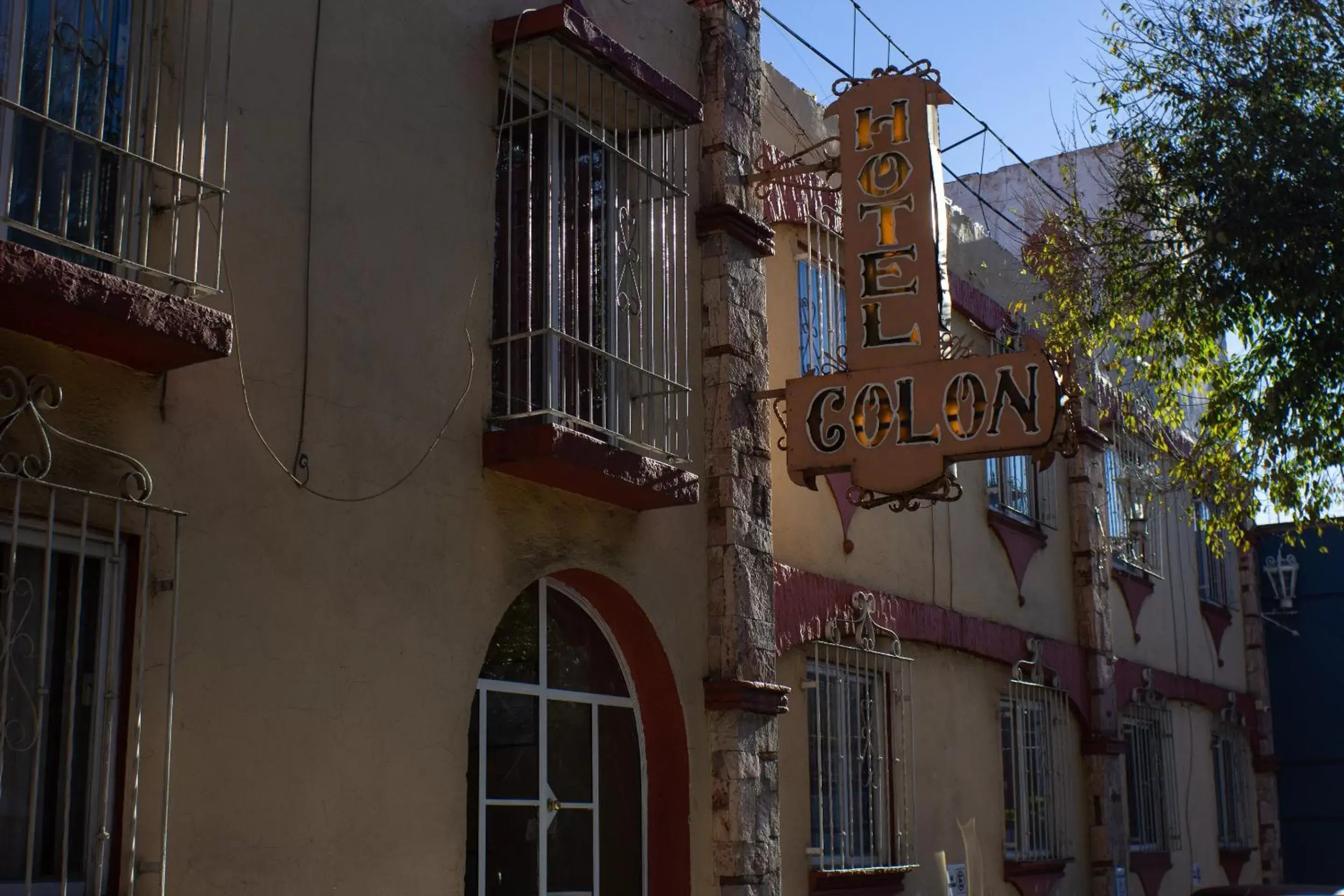 Facade/entrance, Property Building in OYO Hotel Colón, Plaza Bicentenario, Zacatecas Centro