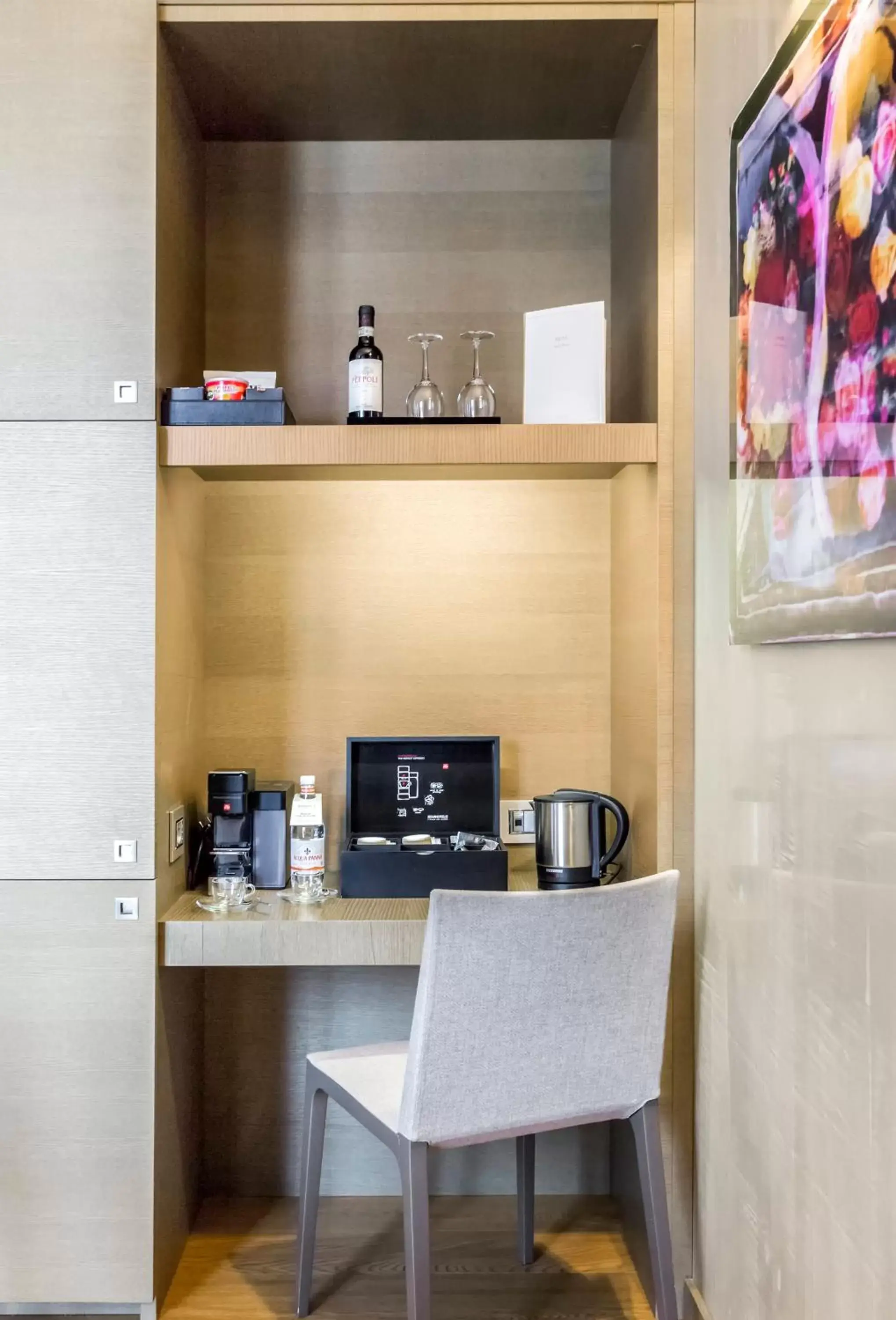 Coffee/tea facilities, Kitchen/Kitchenette in Rosa Grand Milano - Starhotels Collezione