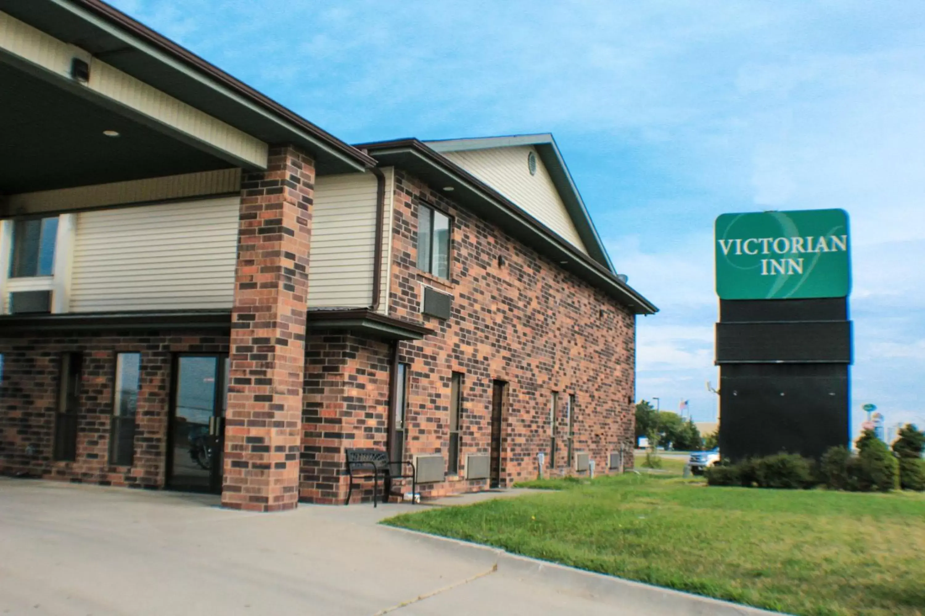 Property Building in Victorian Inn & Suites-York