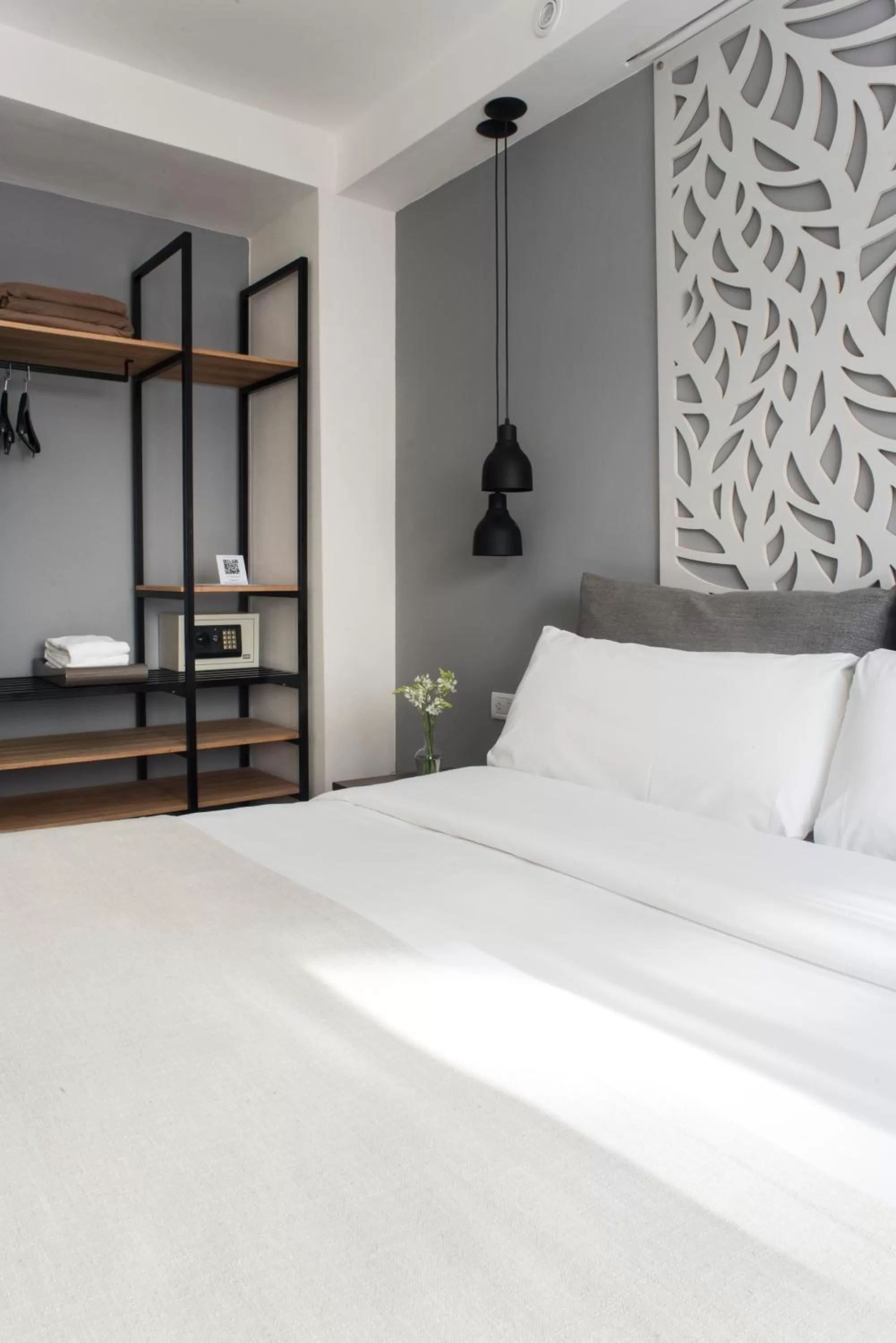 Bed in Rochester Hotel M