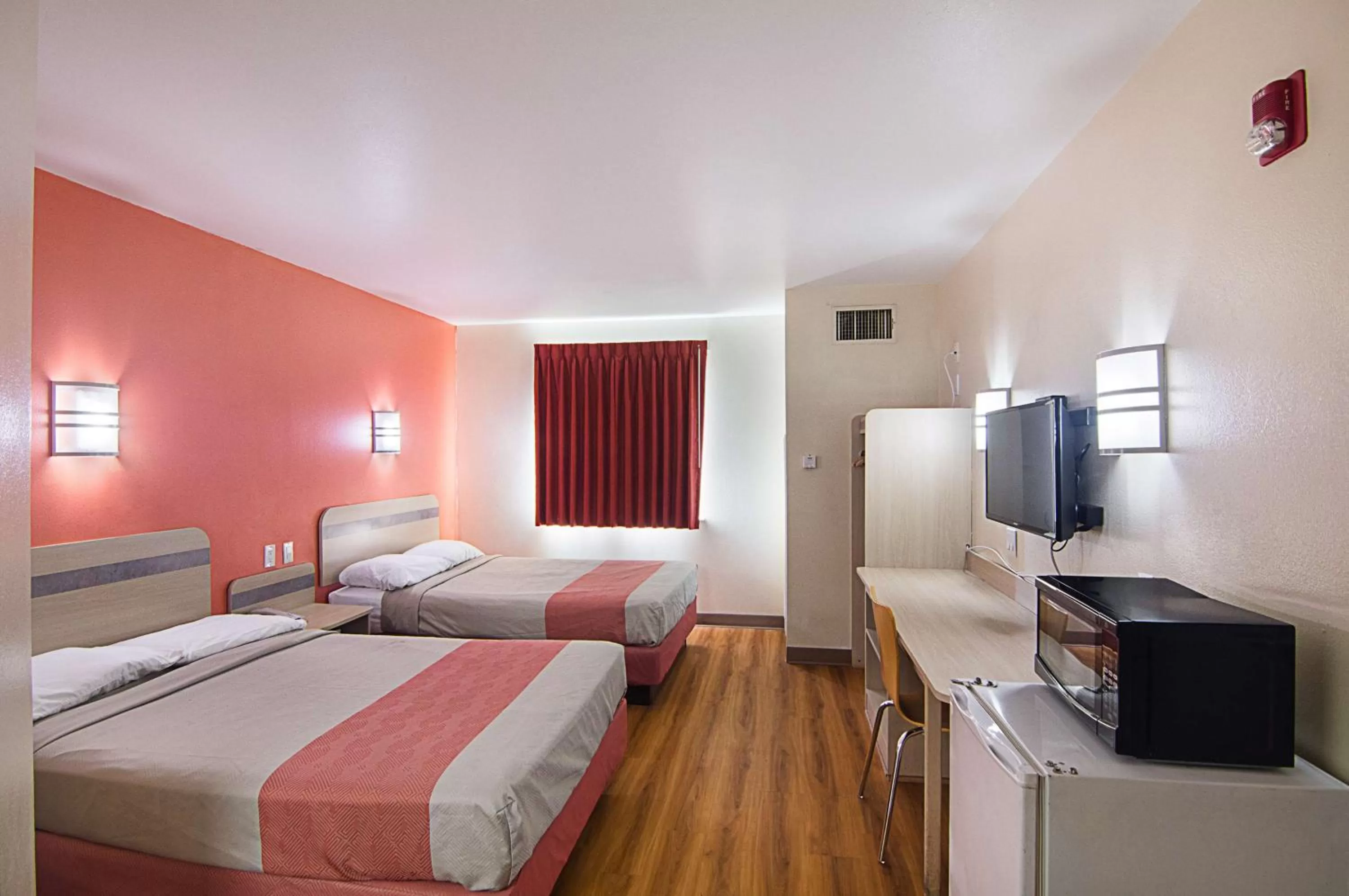 Bedroom, Bed in Motel 6-Terrell, TX