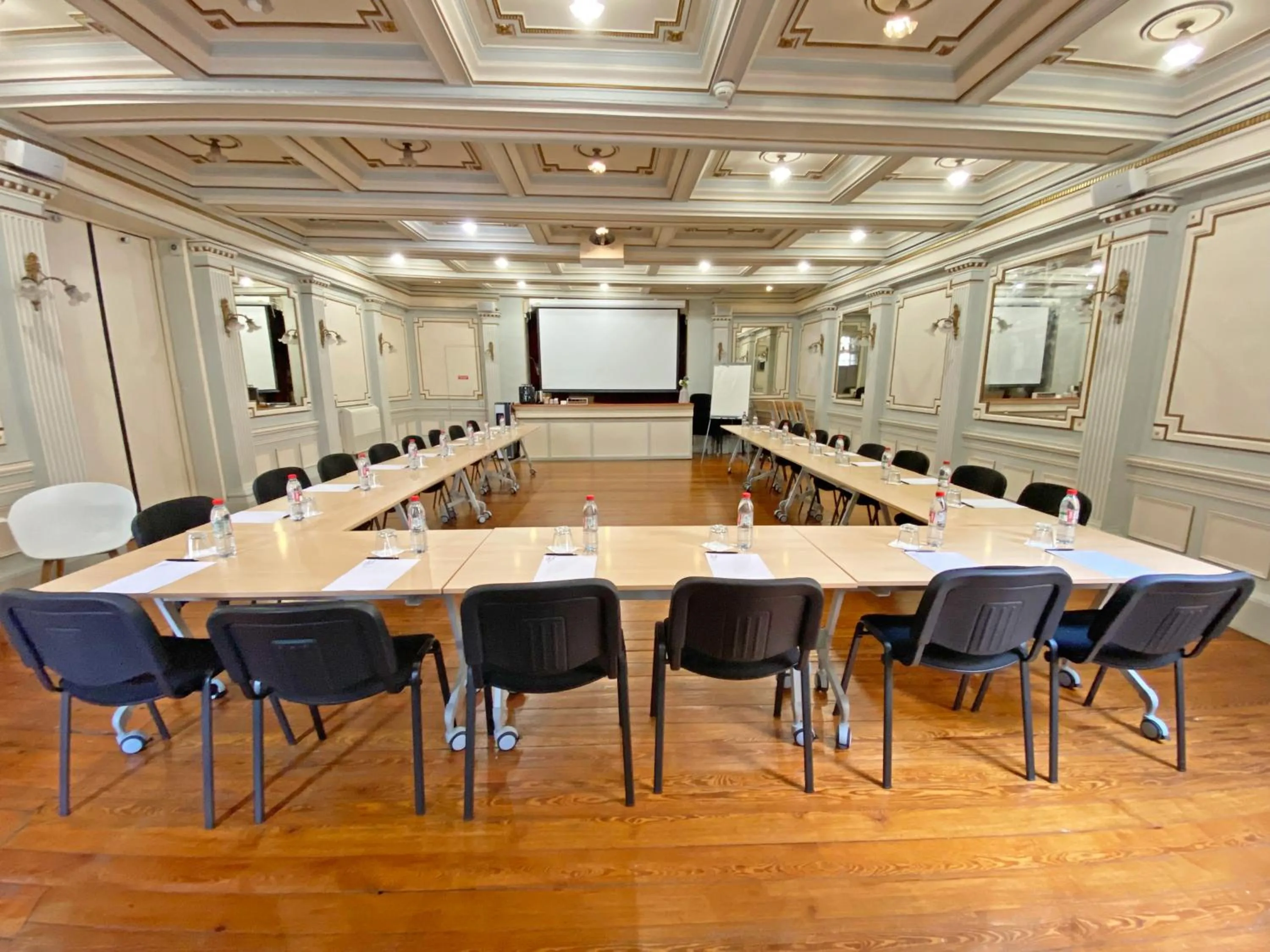 Meeting/conference room in Hôtel de France