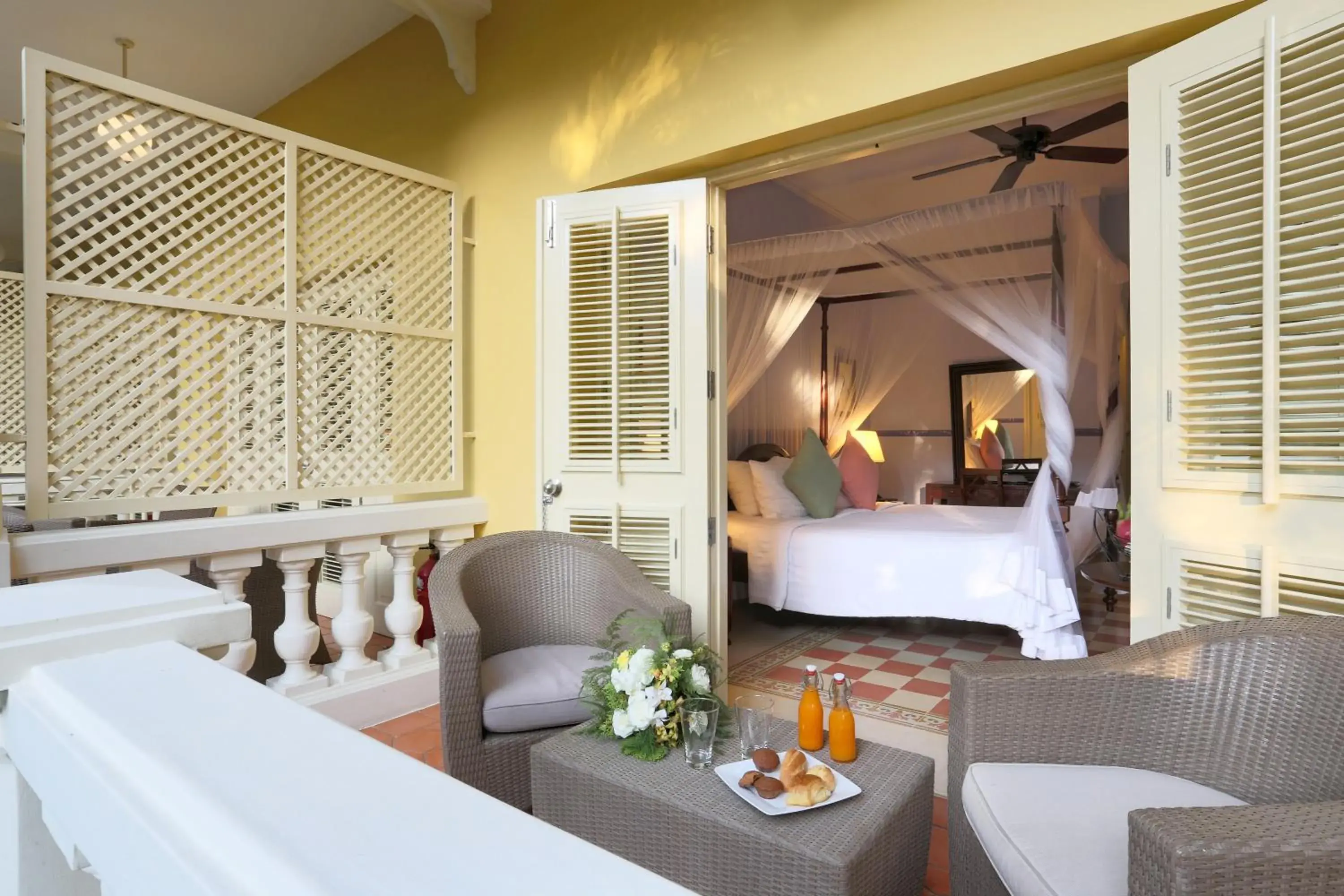 Balcony/Terrace, Bed in La Veranda Resort Phu Quoc - MGallery