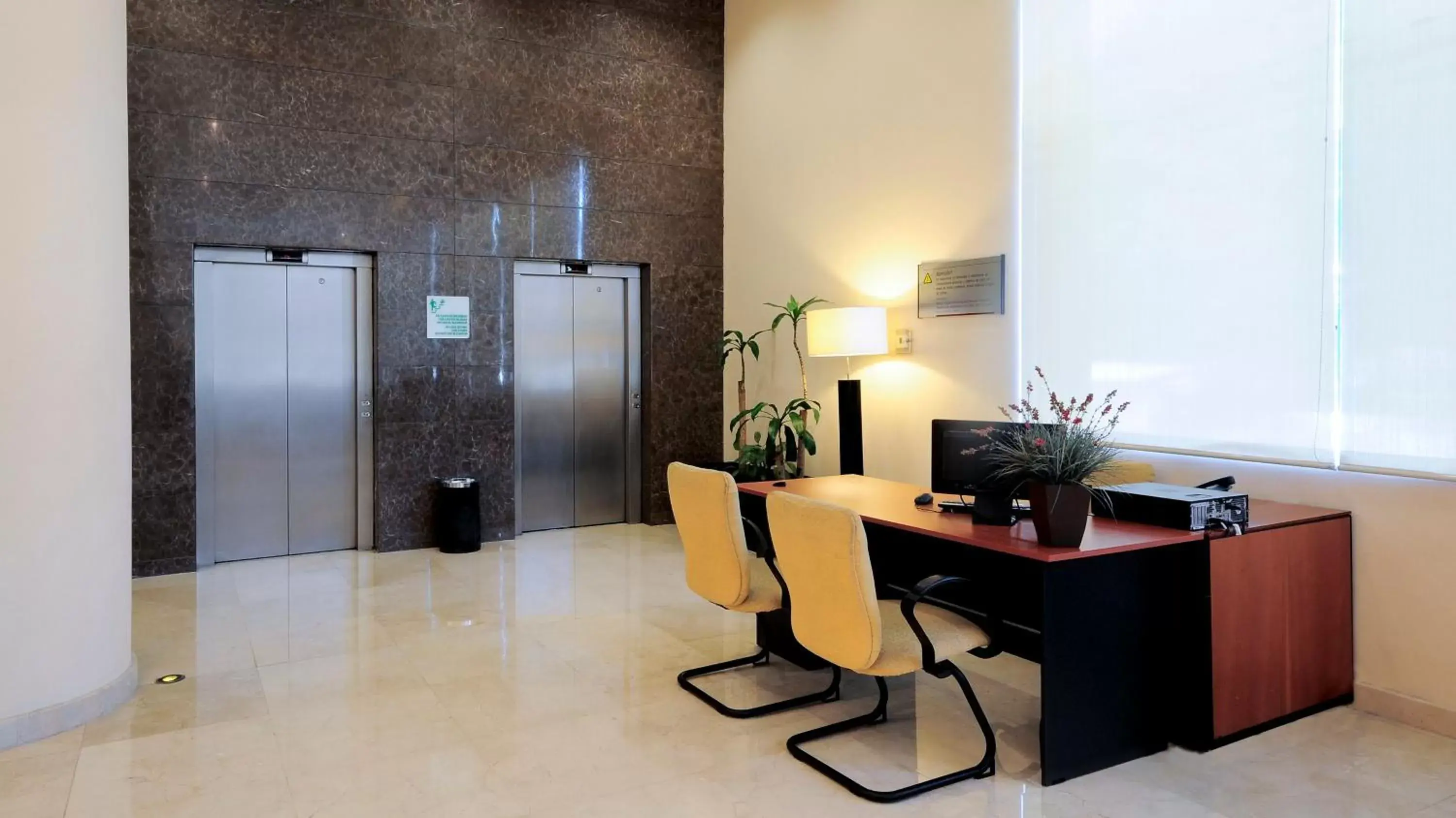 Lobby or reception in Holiday Inn Uruapan, an IHG Hotel