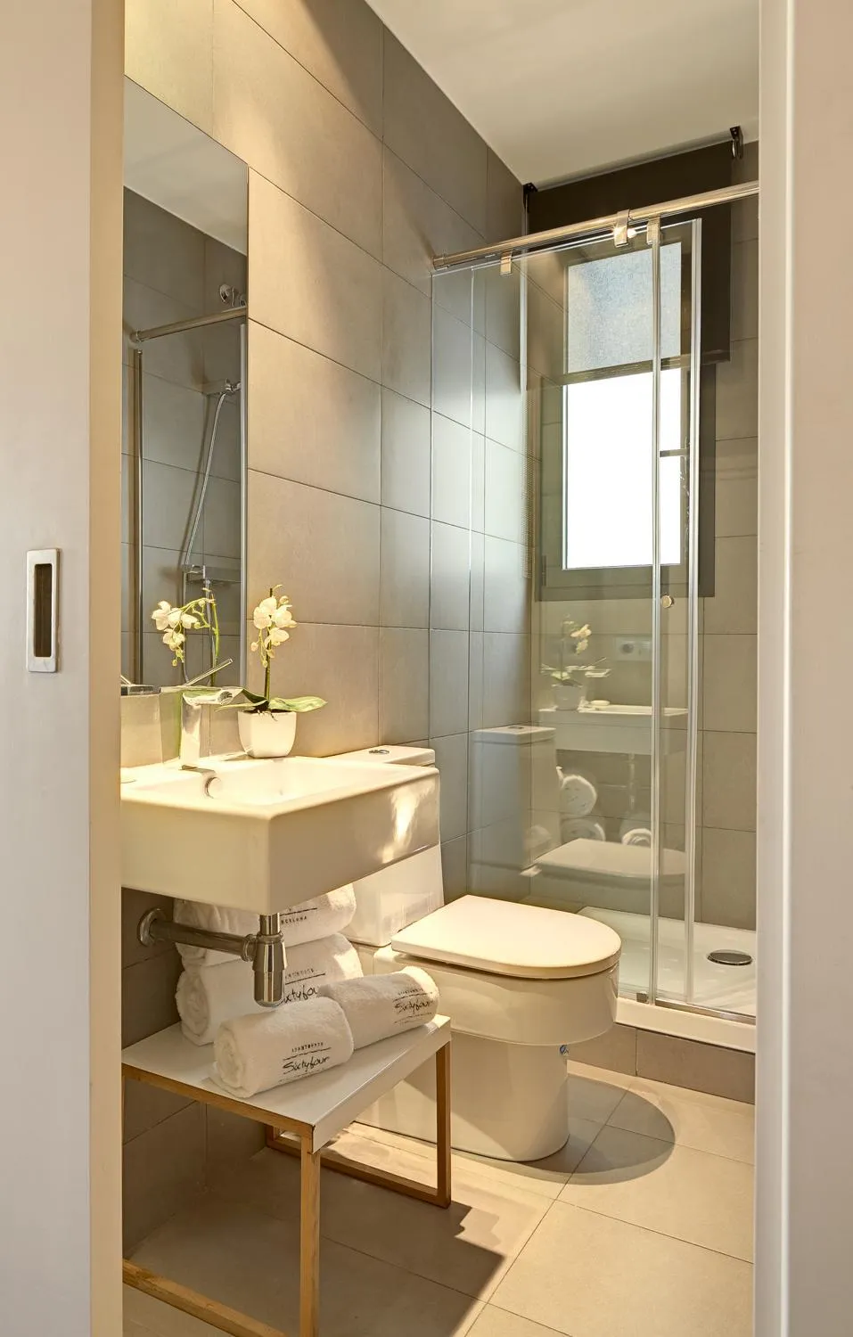 Bathroom in Apartments Sixtyfour