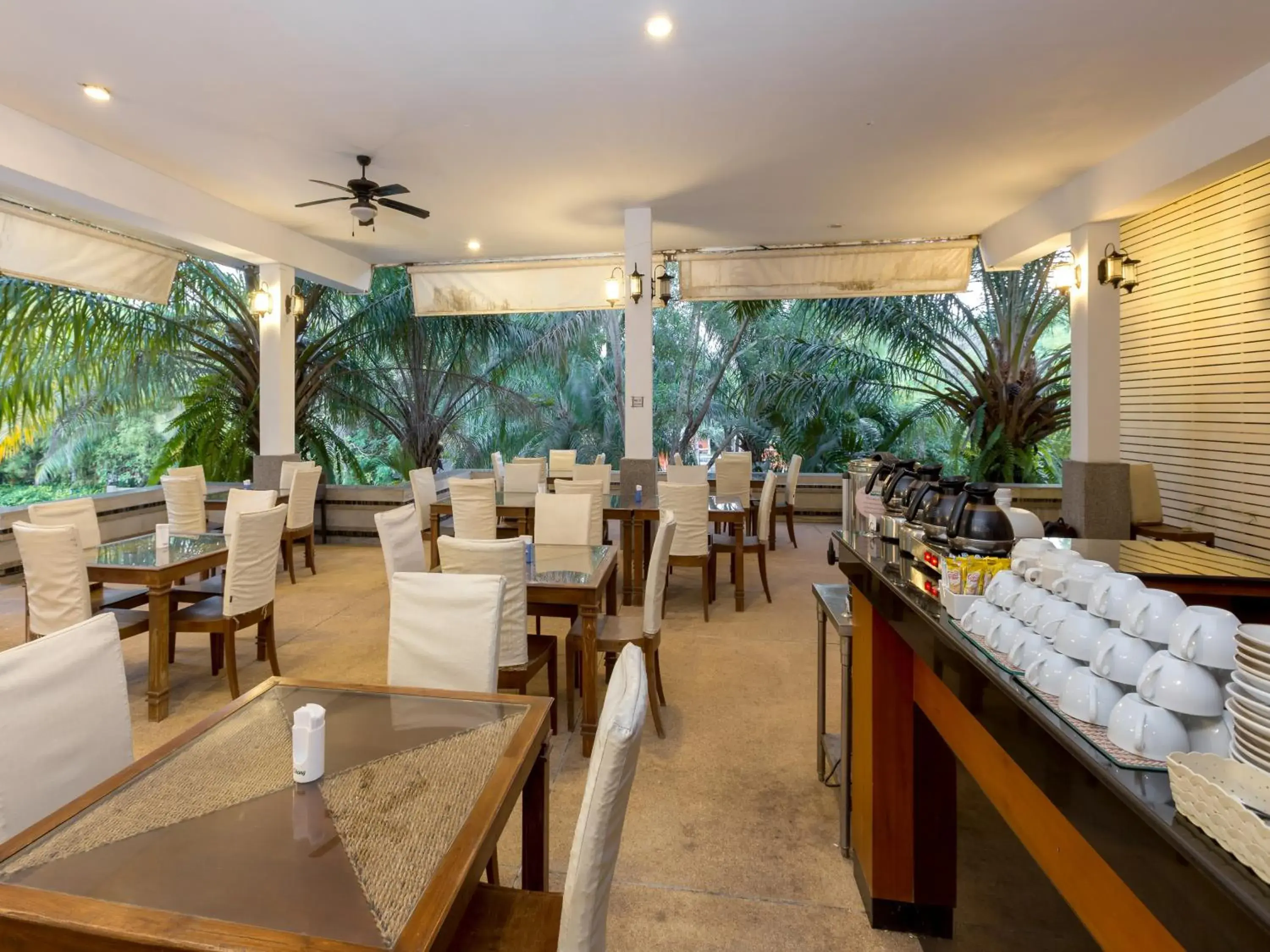 Restaurant/places to eat in Phuket Sea Resort SHA Extra Plus Restaurant/places to eat in Phuket Sea Resort SHA Extra Plus