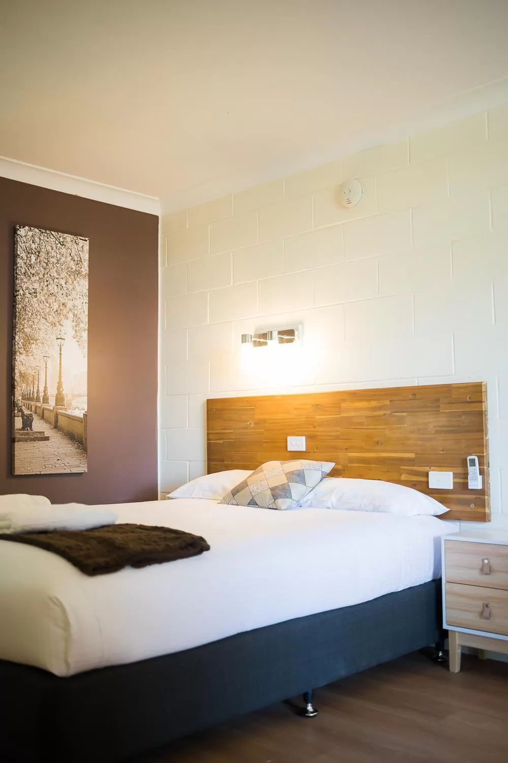 Bed in Plainsman Motel