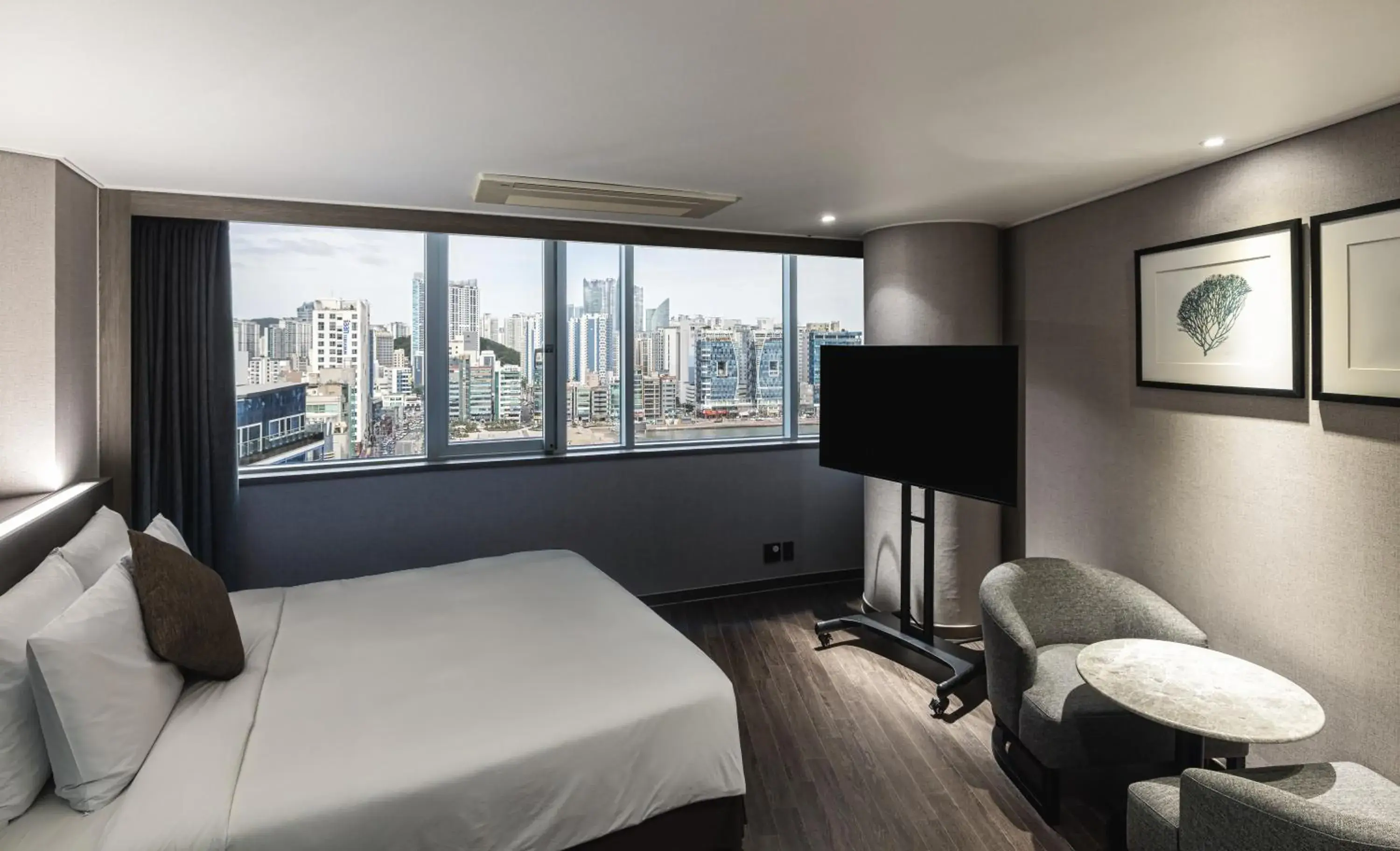 Bed in Kent Hotel Gwangalli by Kensington Bed in Kent Hotel Gwangalli by Kensington