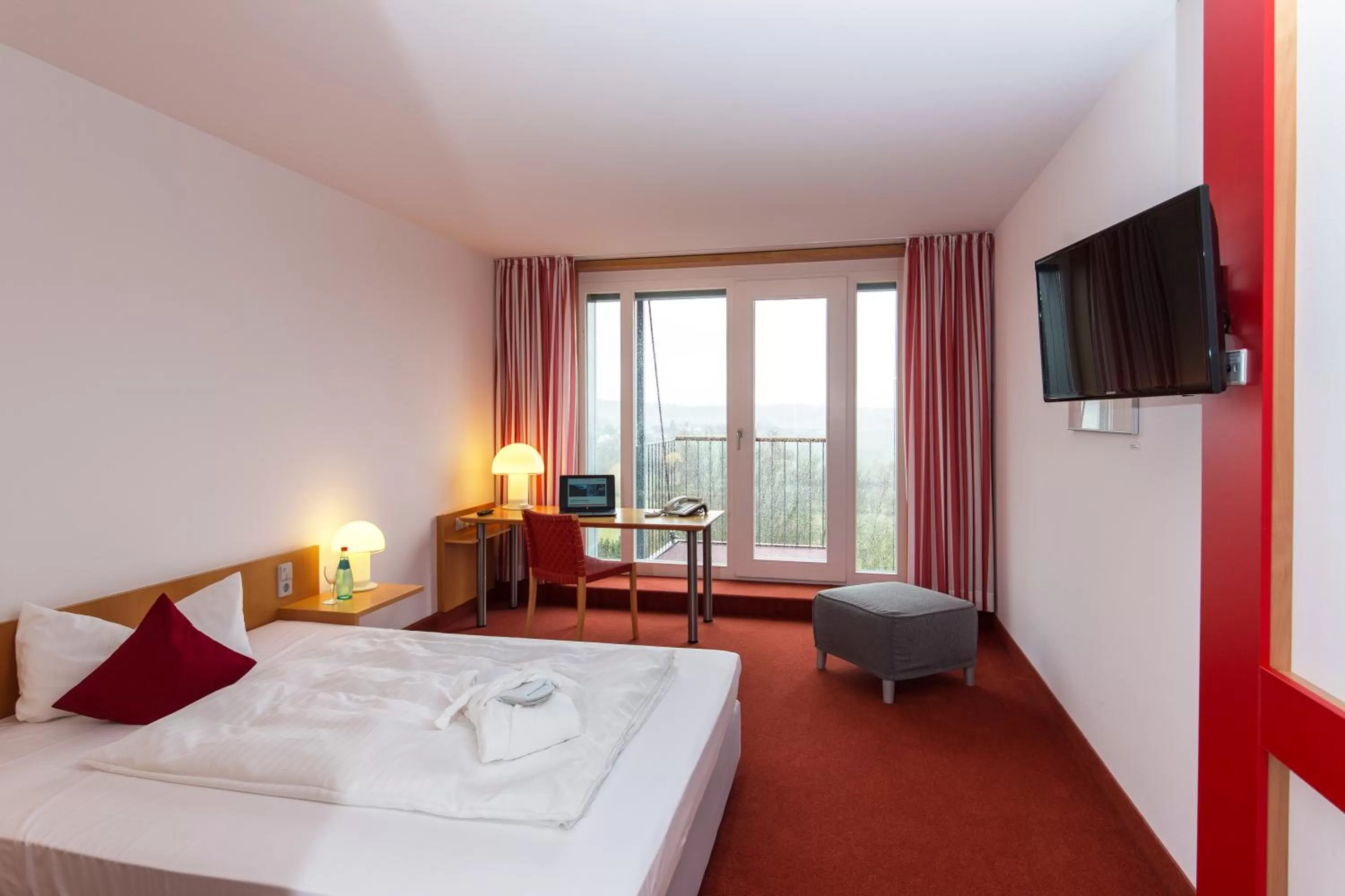 Photo of the whole room, Bed in Collegium Glashütten