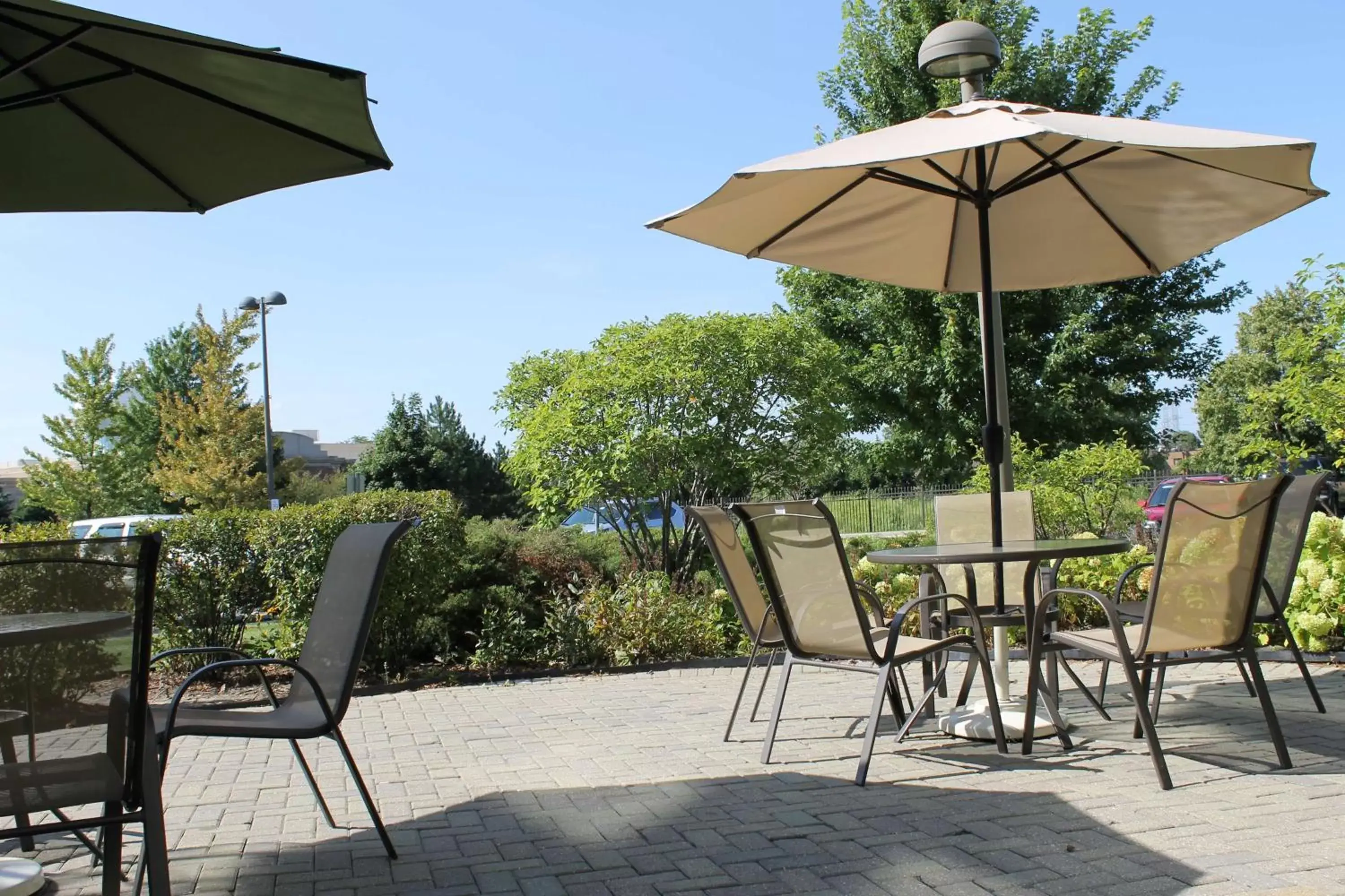 Patio in Hilton Garden Inn Addison