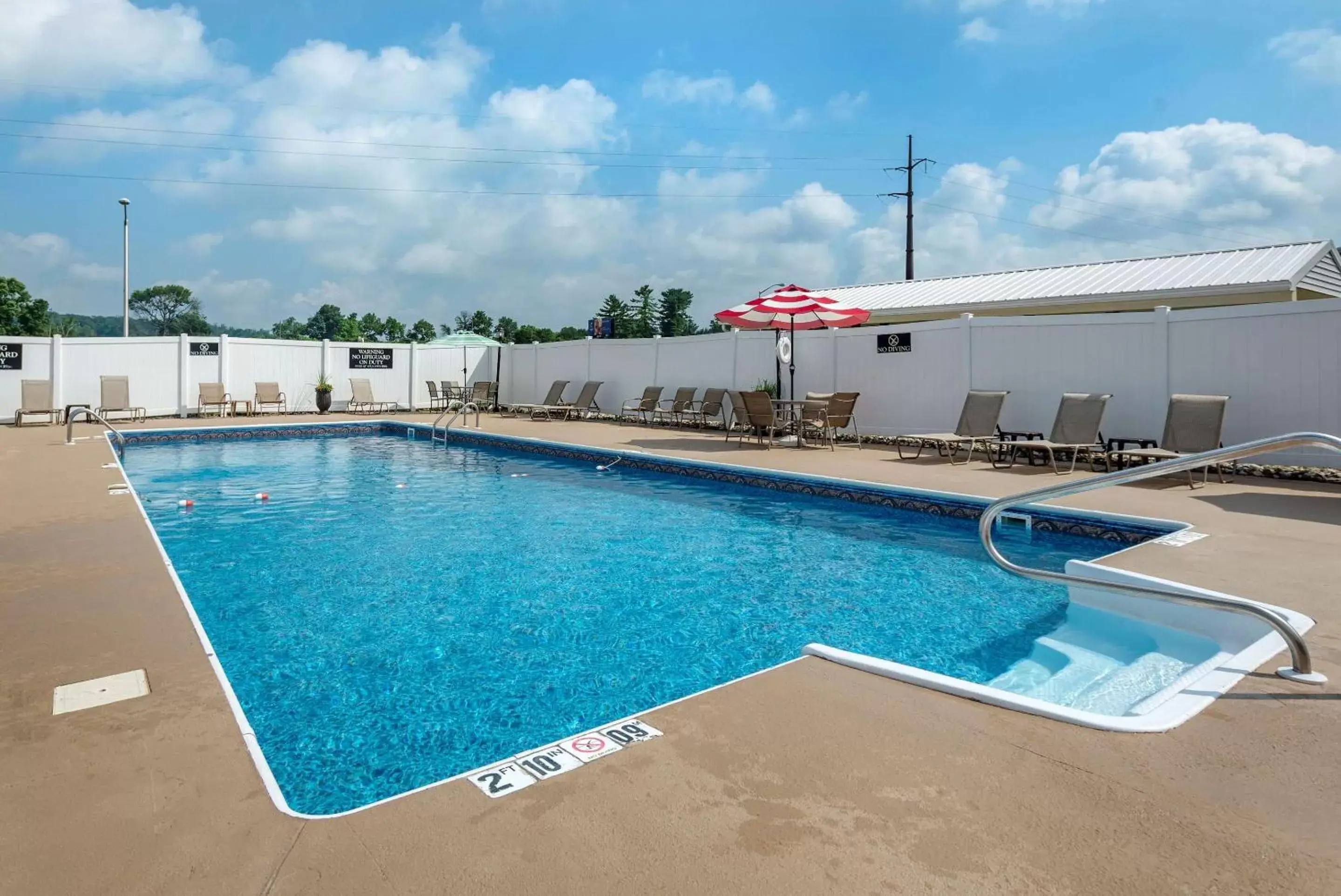 On site, Swimming Pool in Comfort Inn Lancaster County North