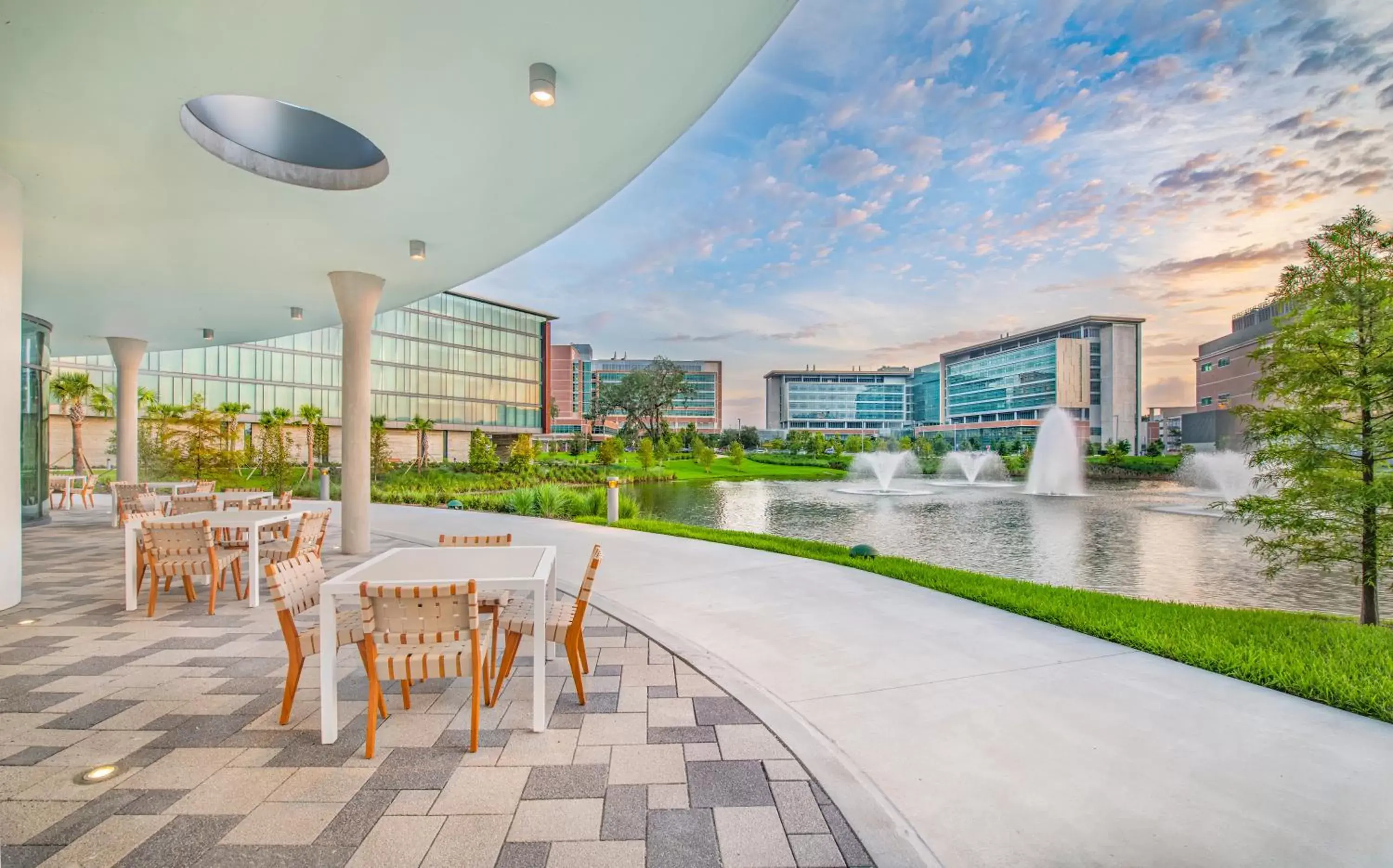 Restaurant/places to eat, Swimming Pool in Hotel Eleo at the University of Florida