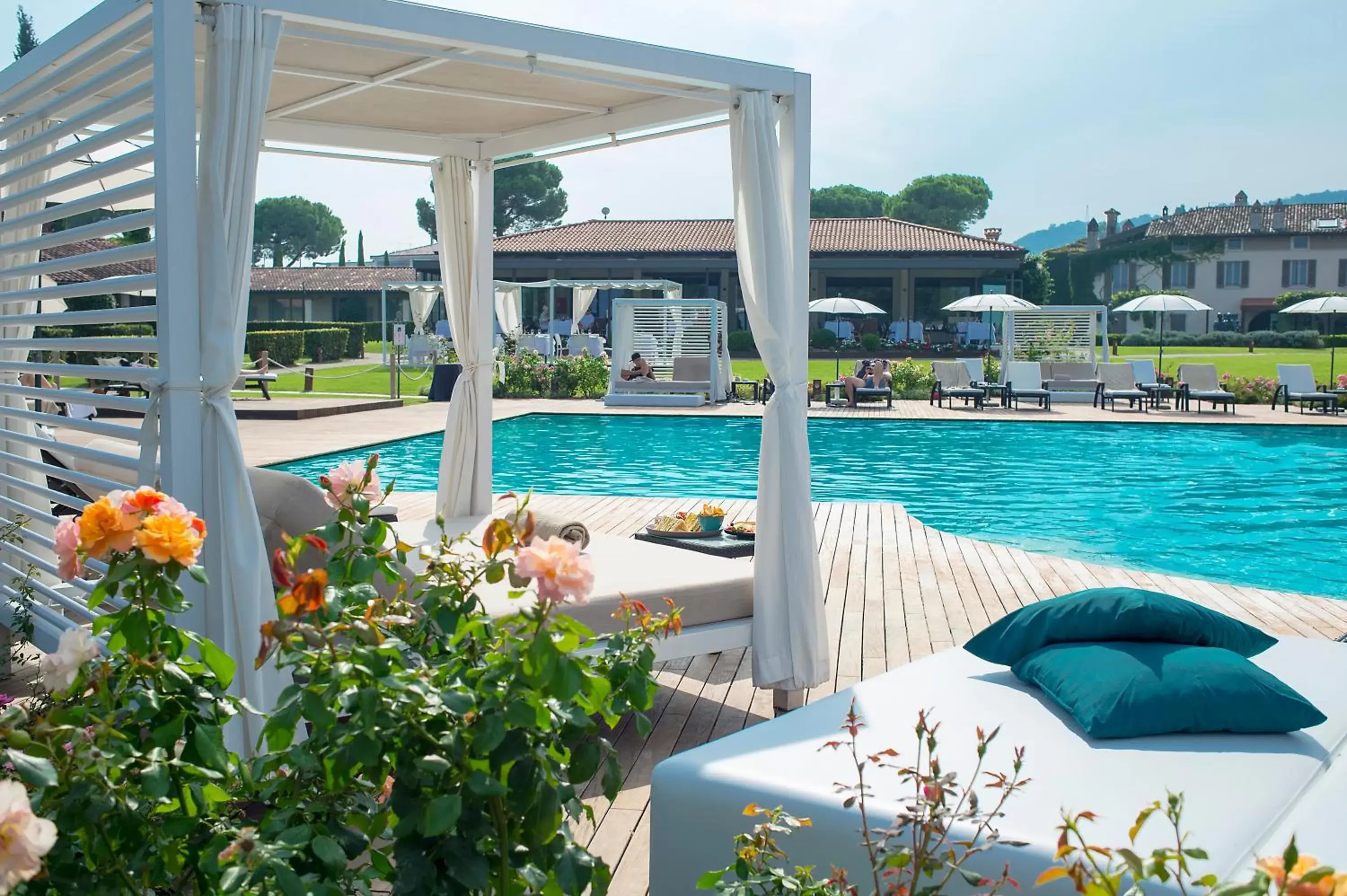 Garden, Swimming Pool in Splendido Bay Luxury Spa Resort