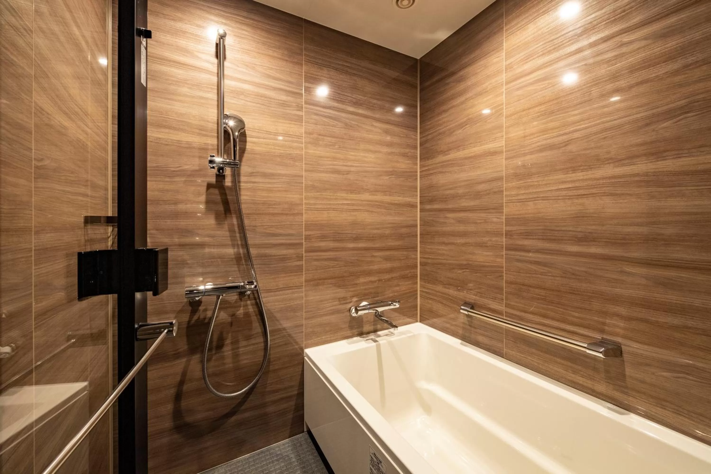 Photo of the whole room in Osaka Excel Hotel Tokyu