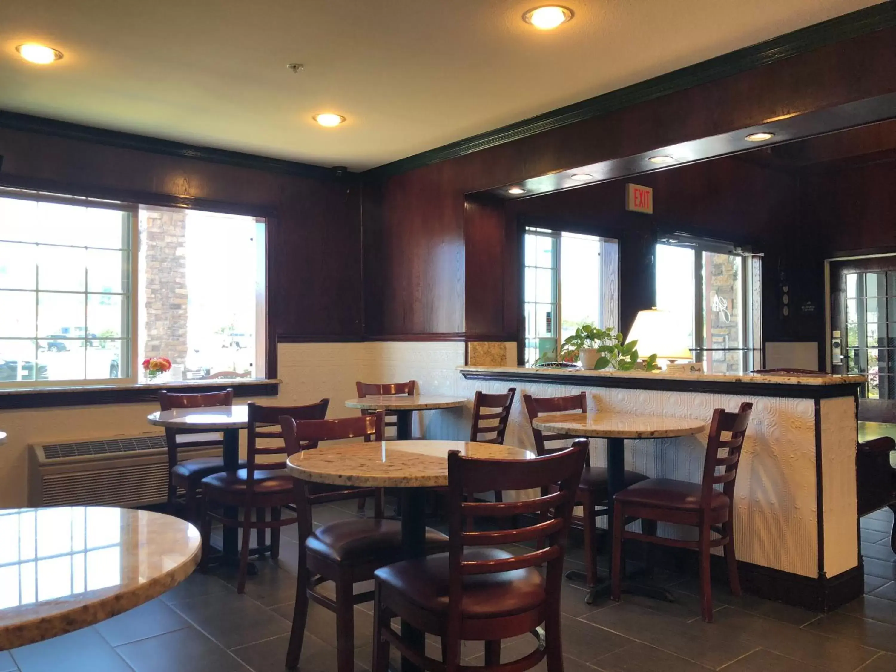 Food and drinks, Restaurant/Places to Eat in GuestHouse Inn & Suites Kelso/Longview