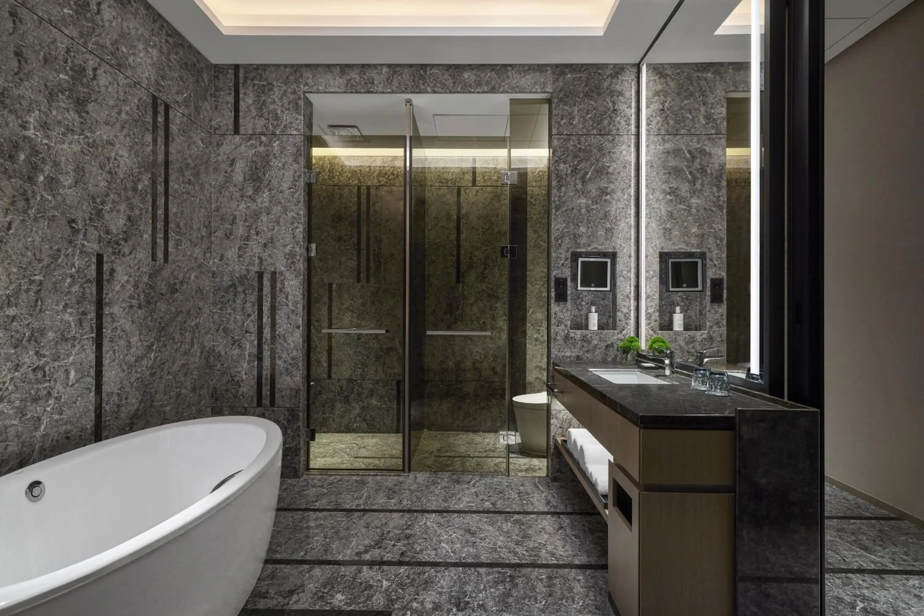 Photo of the whole room, Bathroom in JW Marriott Hotel Xi'an