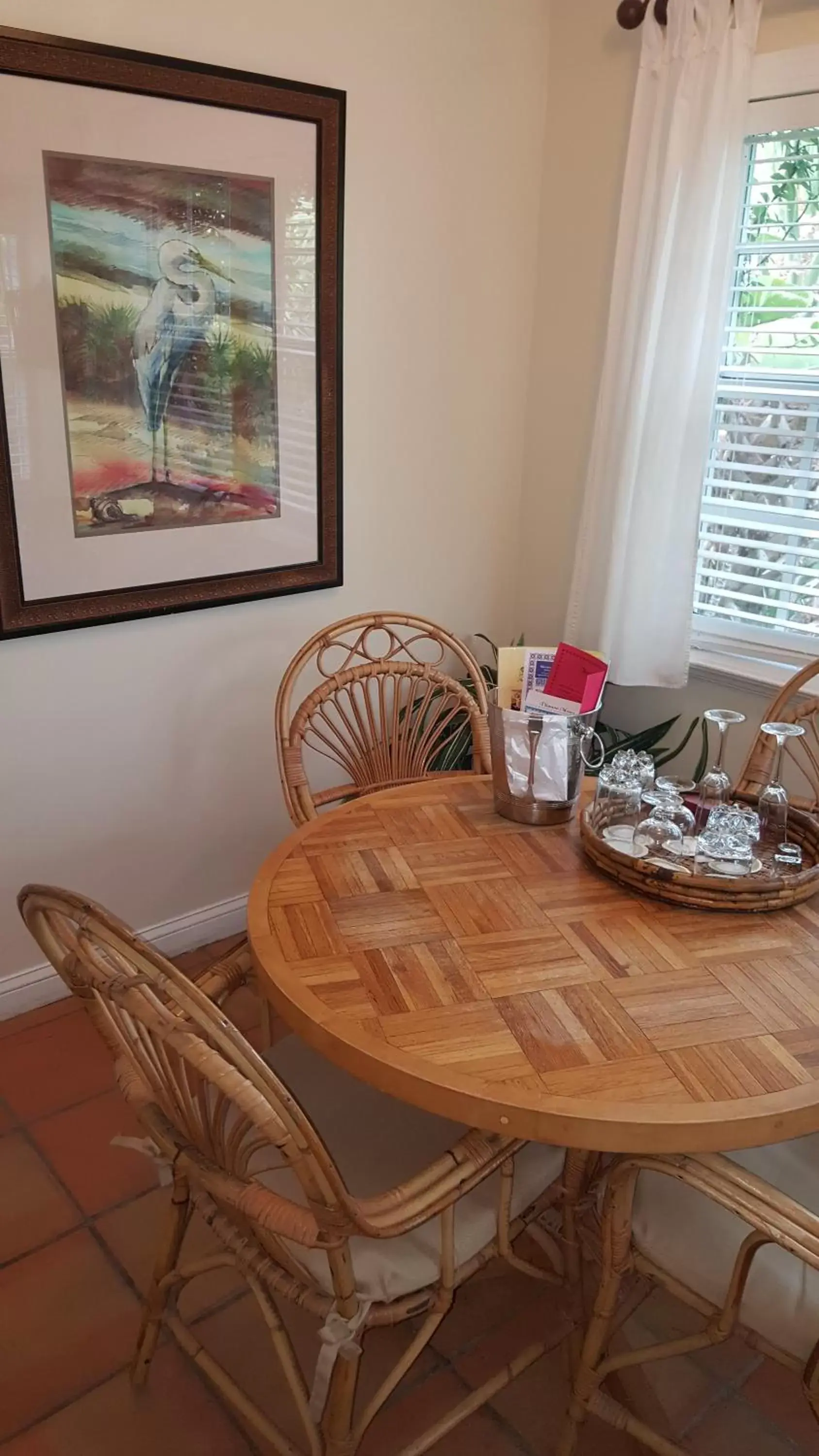 Kitchen or kitchenette, Seating Area in The Caribbean Court Boutique Hotel