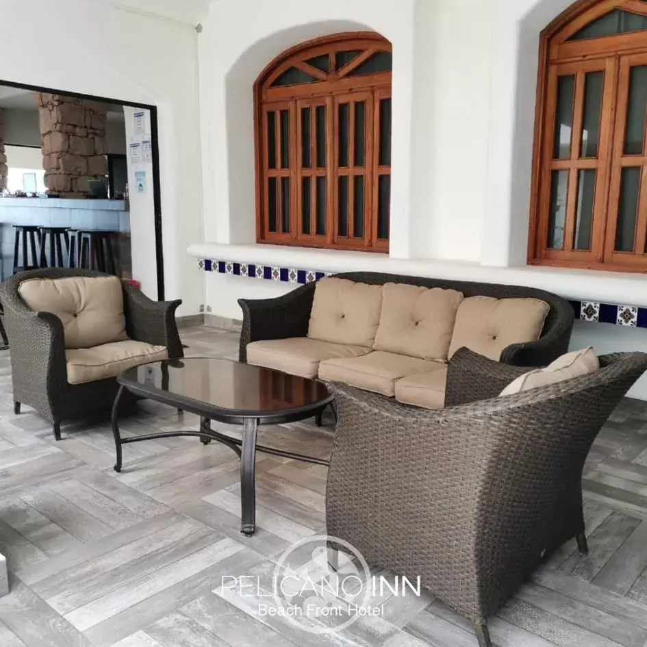 Seating area in Pelicano Inn Playa del Carmen - Beachfront Hotel