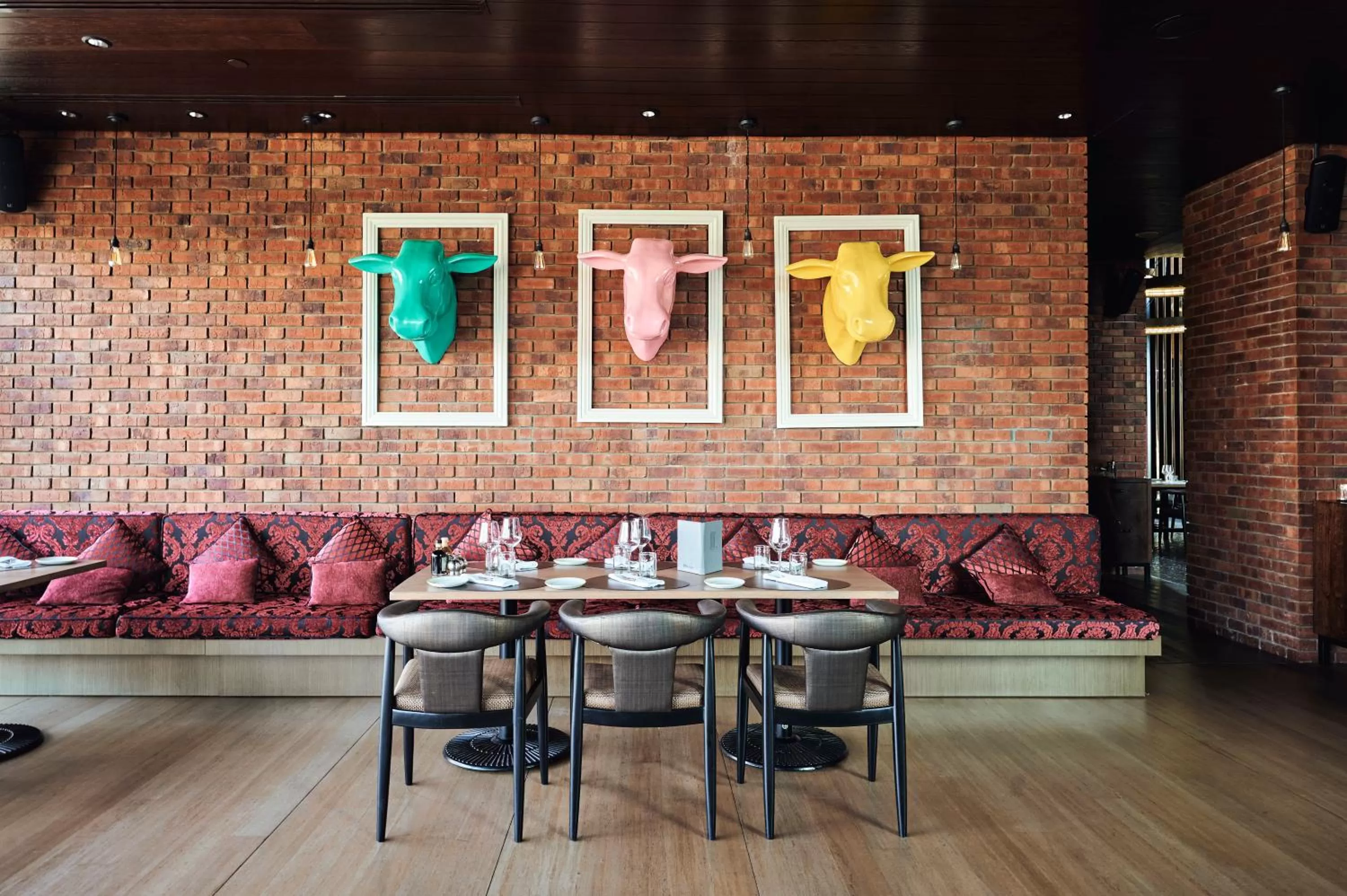 Restaurant/places to eat in Raffles Dubai