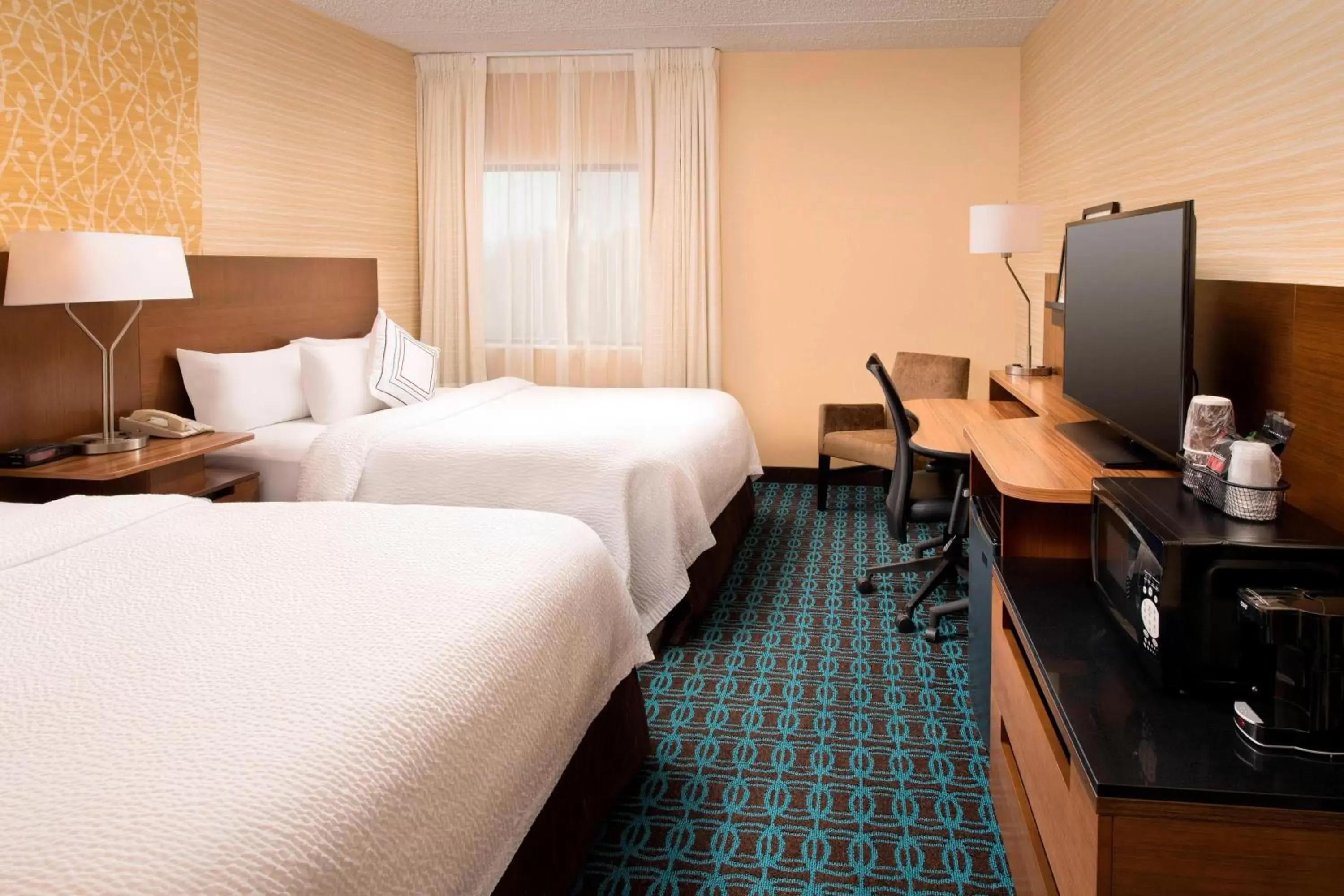 Photo of the whole room, Bed in Fairfield Inn & Suites by Marriott Albany East Greenbush