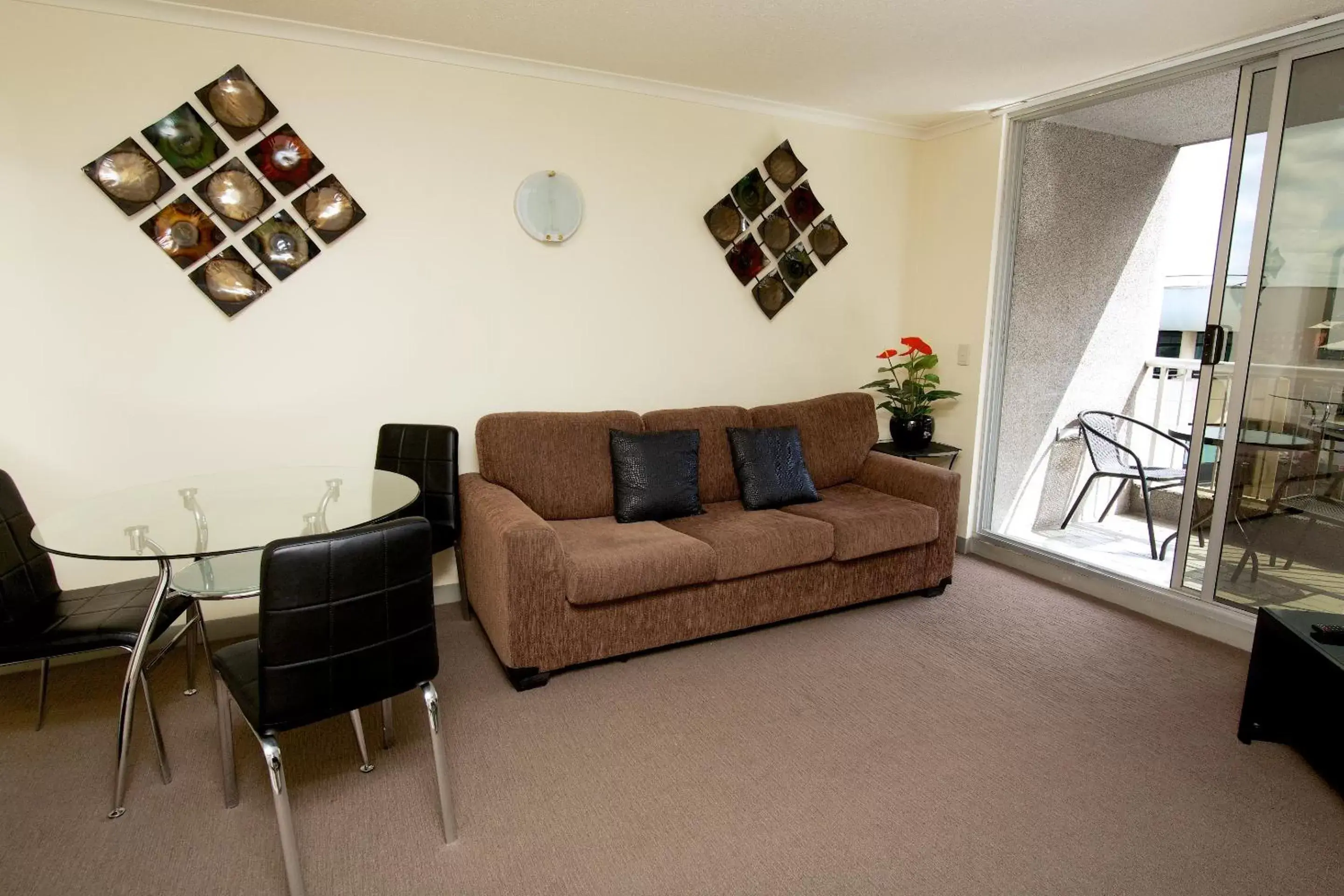 Living room, Seating Area in Abbey On Roma Hotel & Apartments