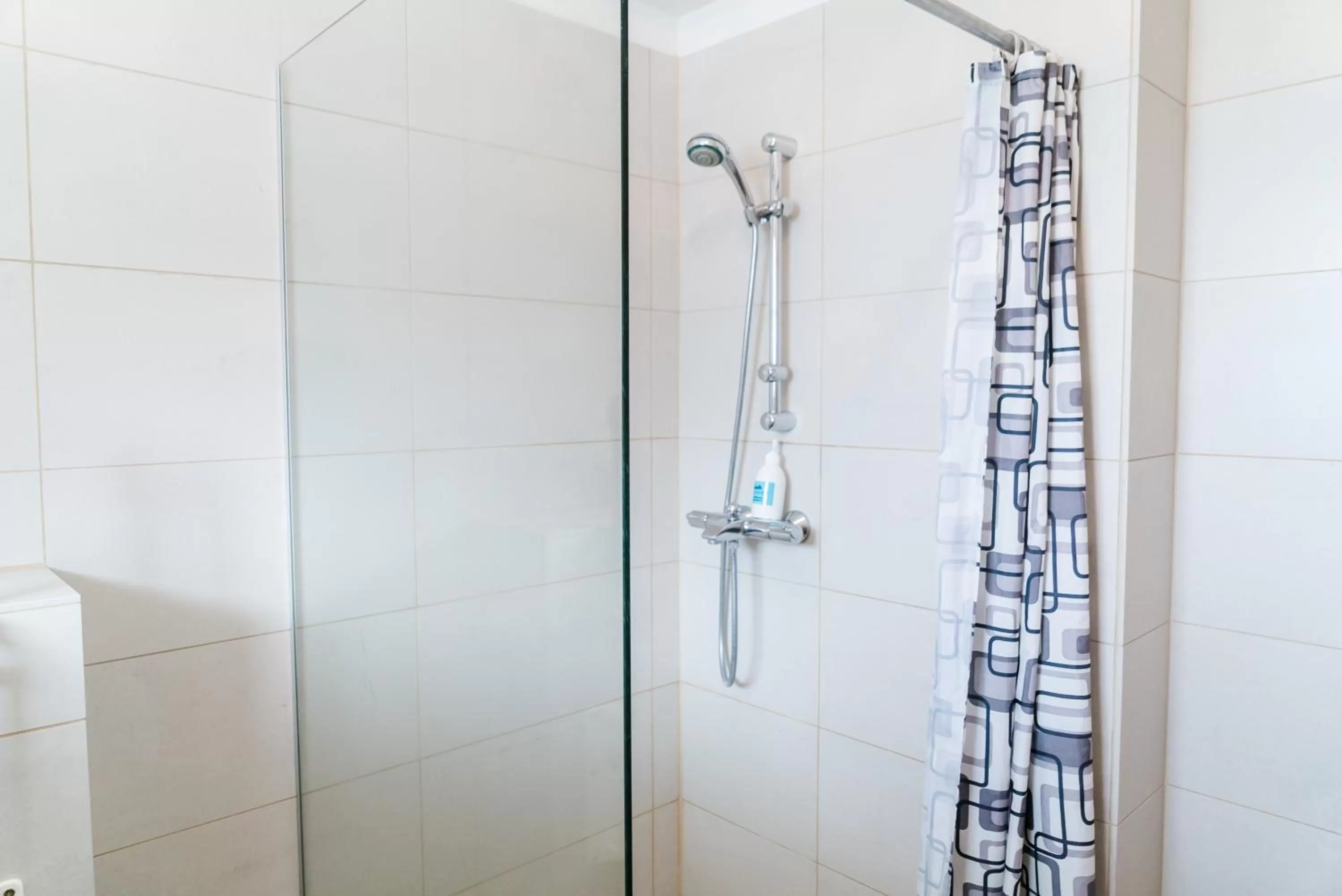 Shower in Hotel Laxnes