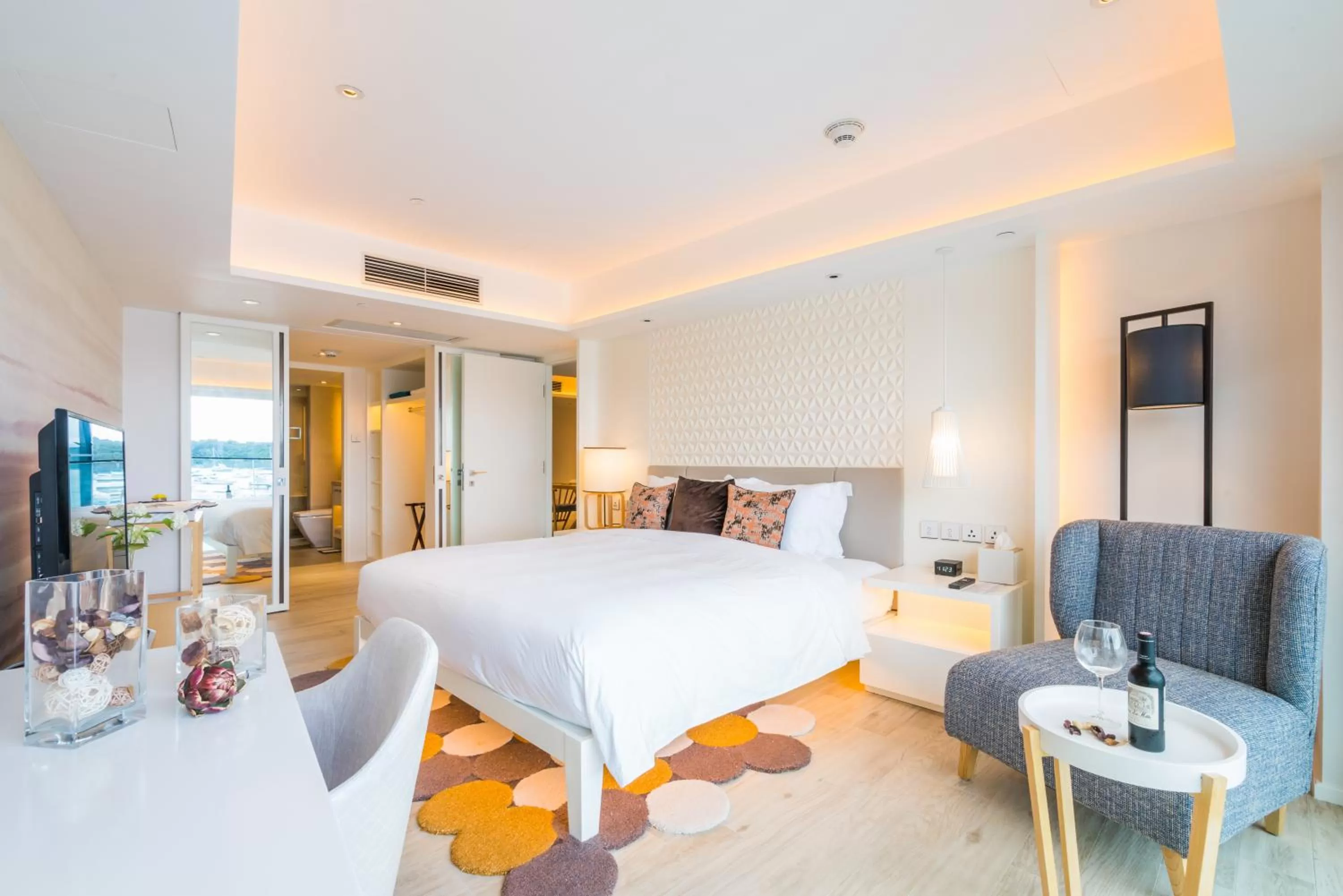 Photo of the whole room, Bed in The Pier Hotel