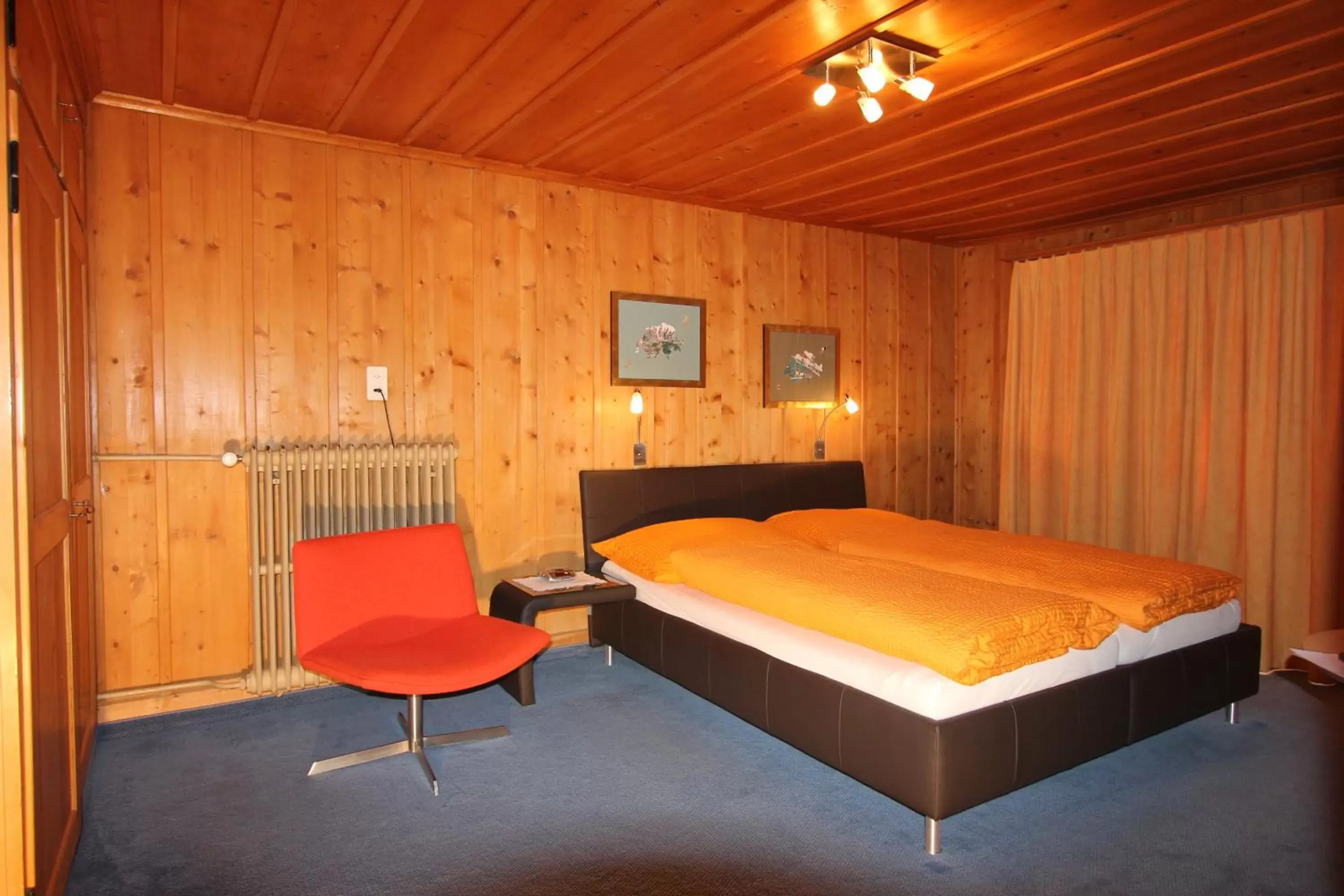 Photo of the whole room, Bed in Pension Mezzaprada