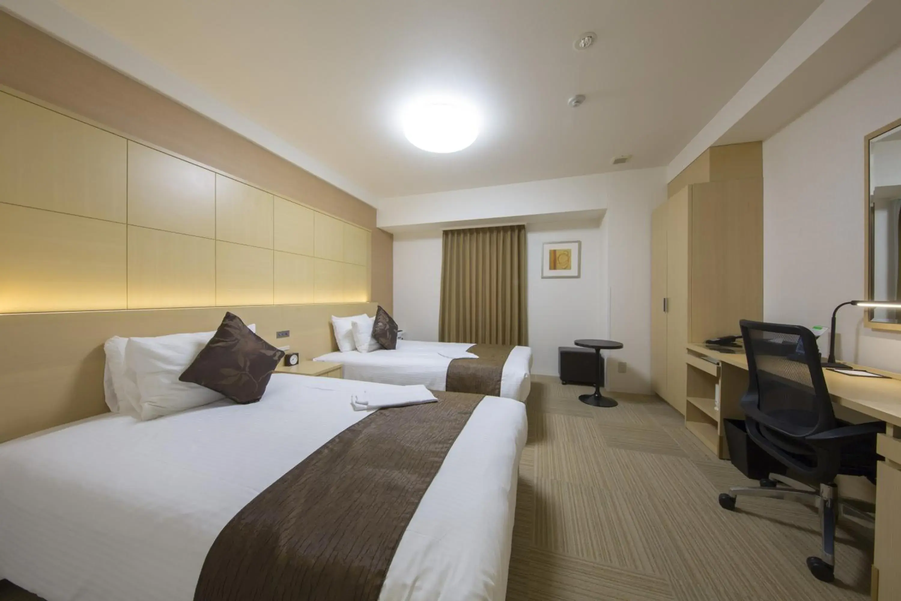 Photo of the whole room, Bed in Shizutetsu Hotel Prezio Shizuoka Ekinan