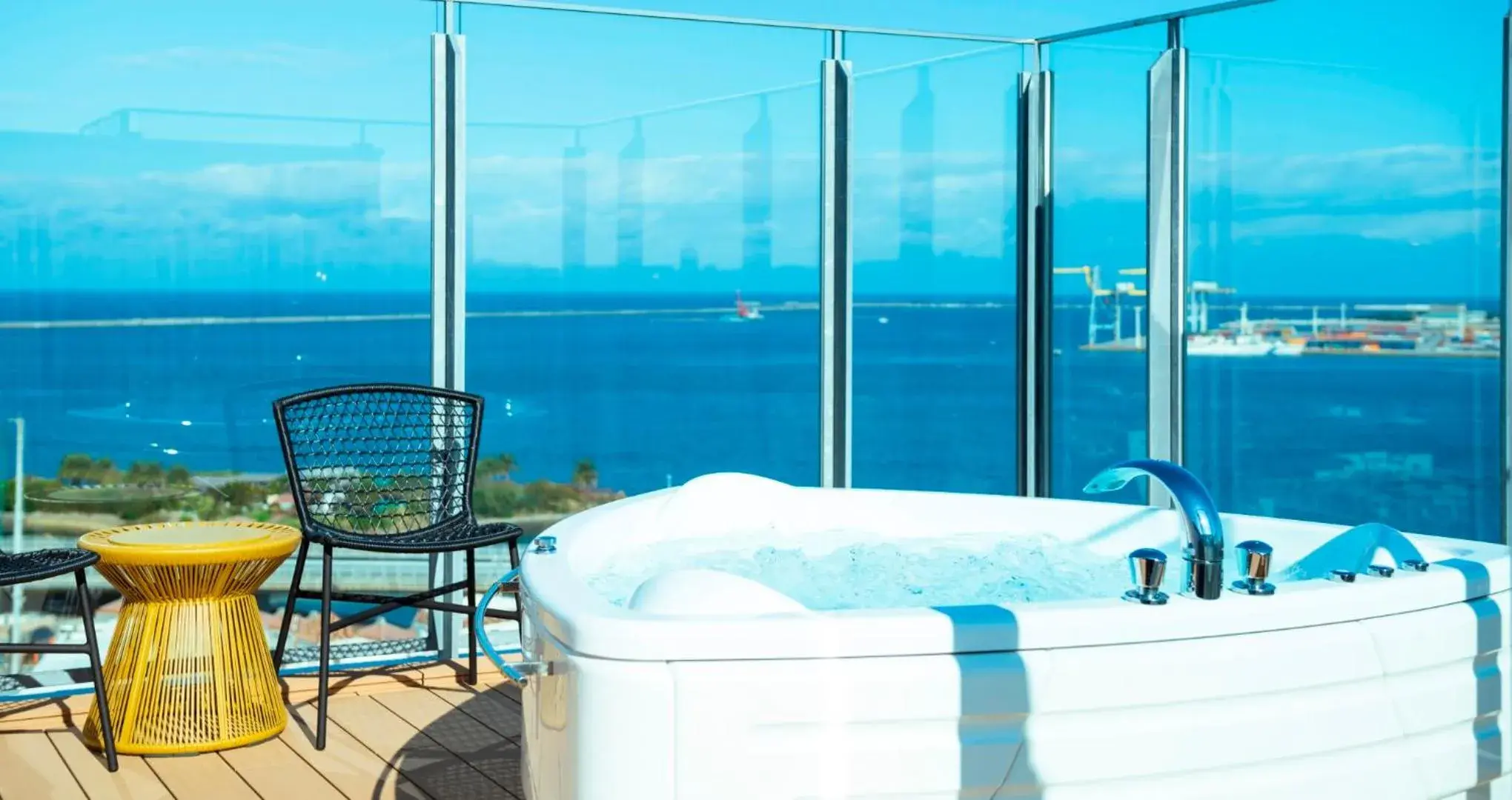 Sea view in HOTEL SANSUI NAHA Ryukyu Onsen Naminoue-No-Yu Sea view in HOTEL SANSUI NAHA Ryukyu Onsen Naminoue-No-Yu