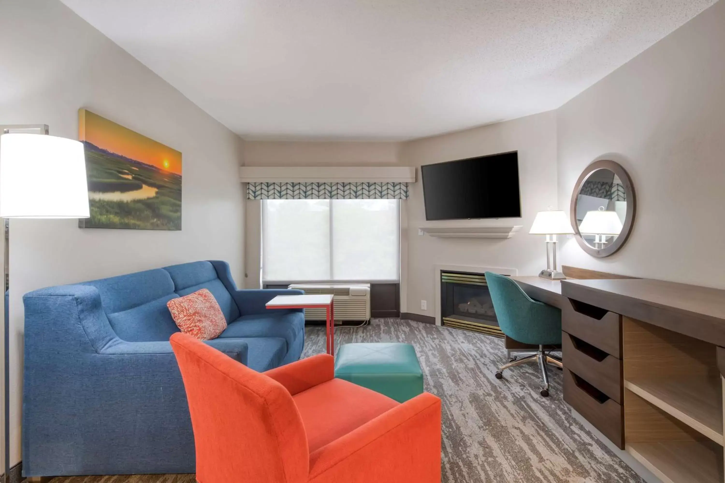 Bedroom, Seating Area in Hampton Inn & Suites Wilmington/Wrightsville Beach