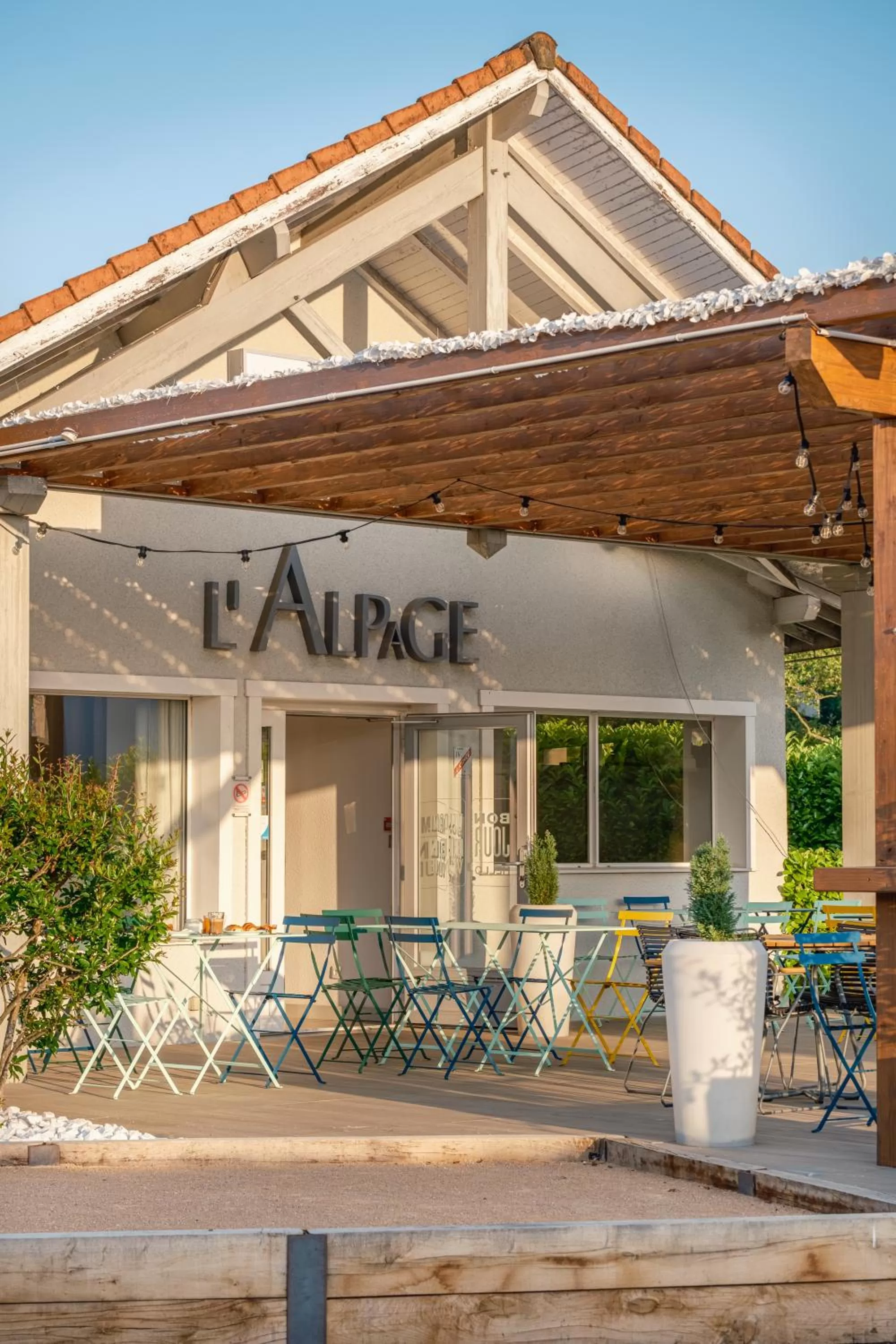 Patio in Kyriad Lyon Est - Bron Eurexpo Le Cottage