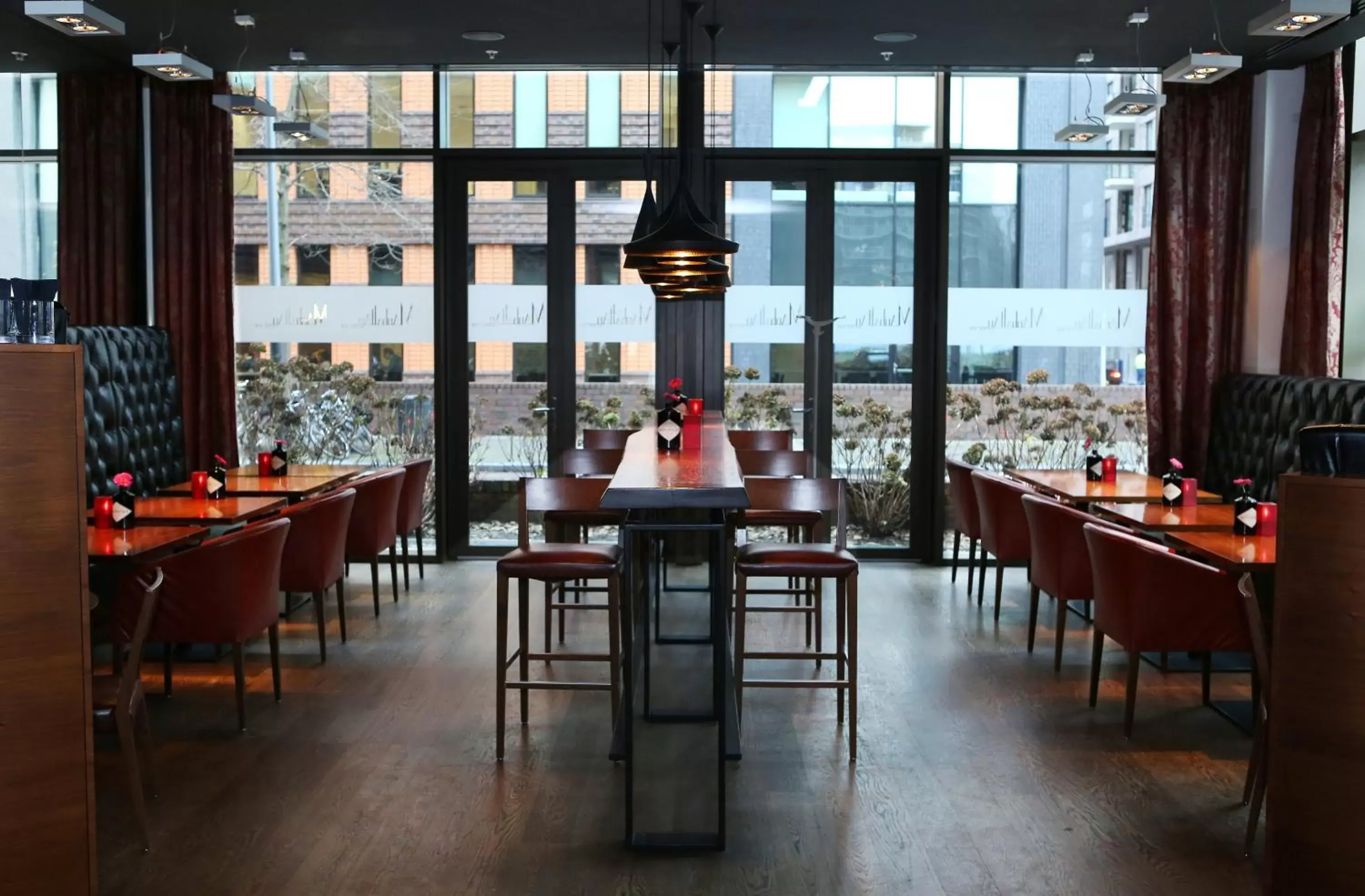 Lounge or bar, Restaurant/Places to Eat in Crowne Plaza Amsterdam - South, an IHG Hotel