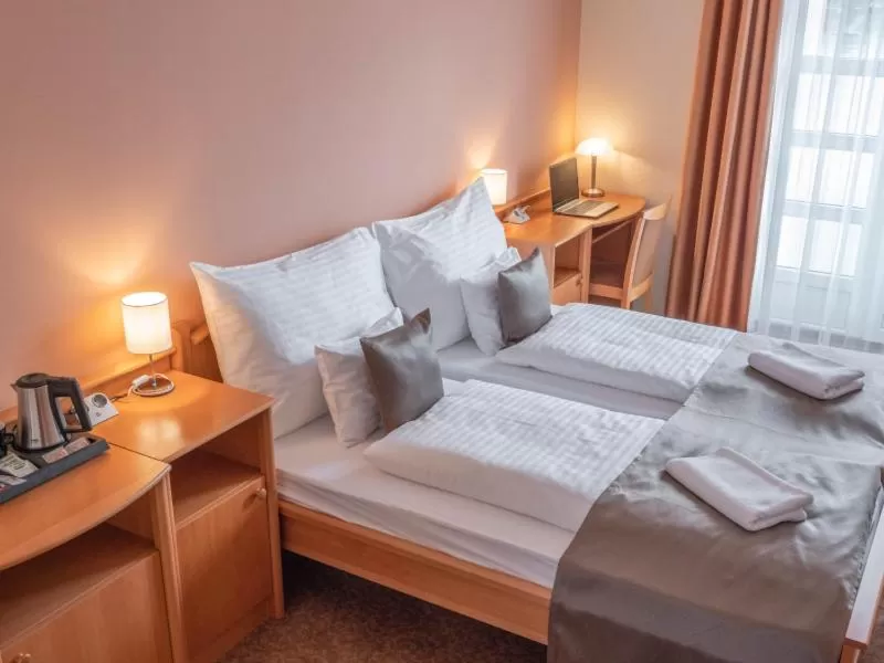 Photo of the whole room, Bed in Szent János Hotel