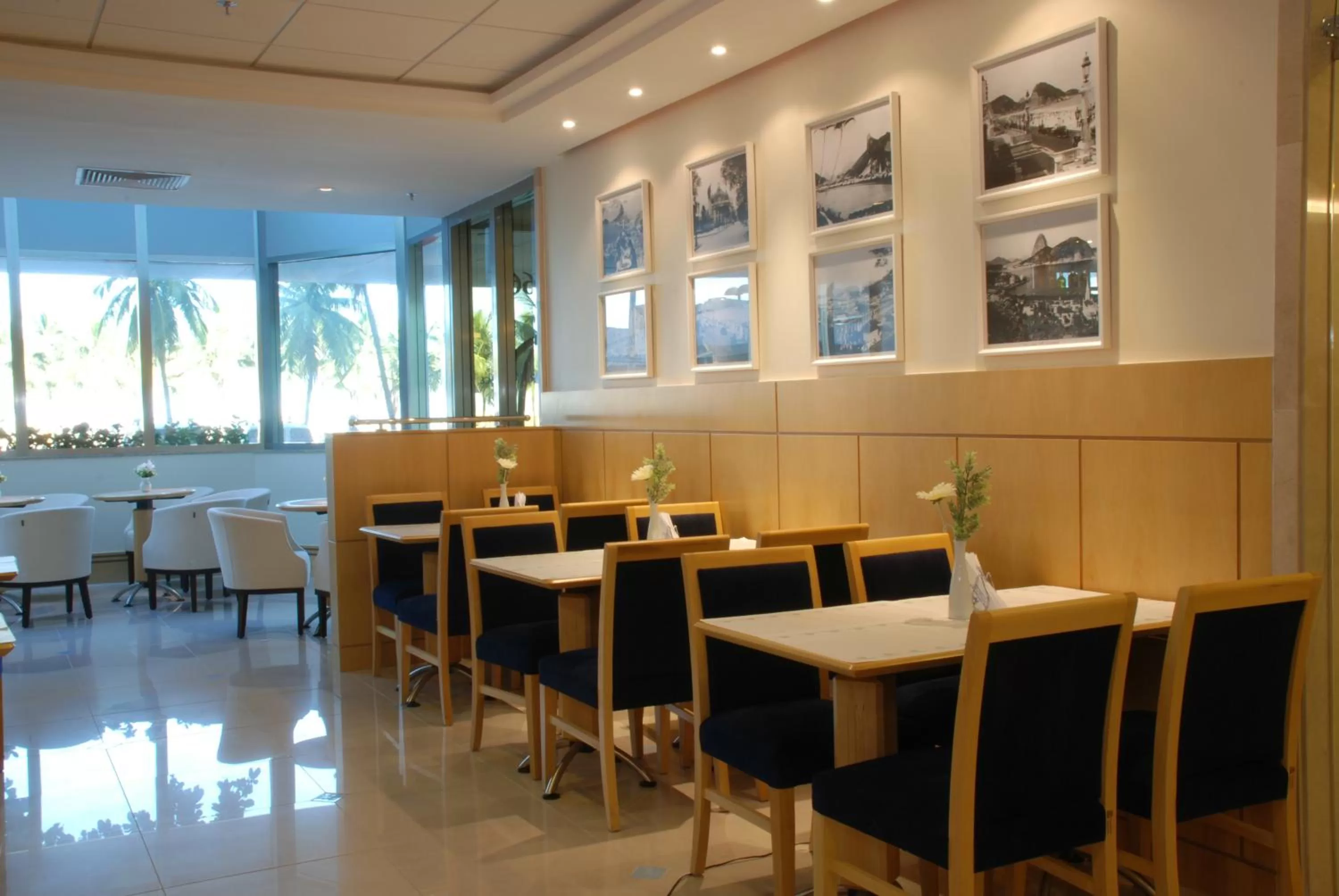 Restaurant/places to eat in Hotel Astoria Palace