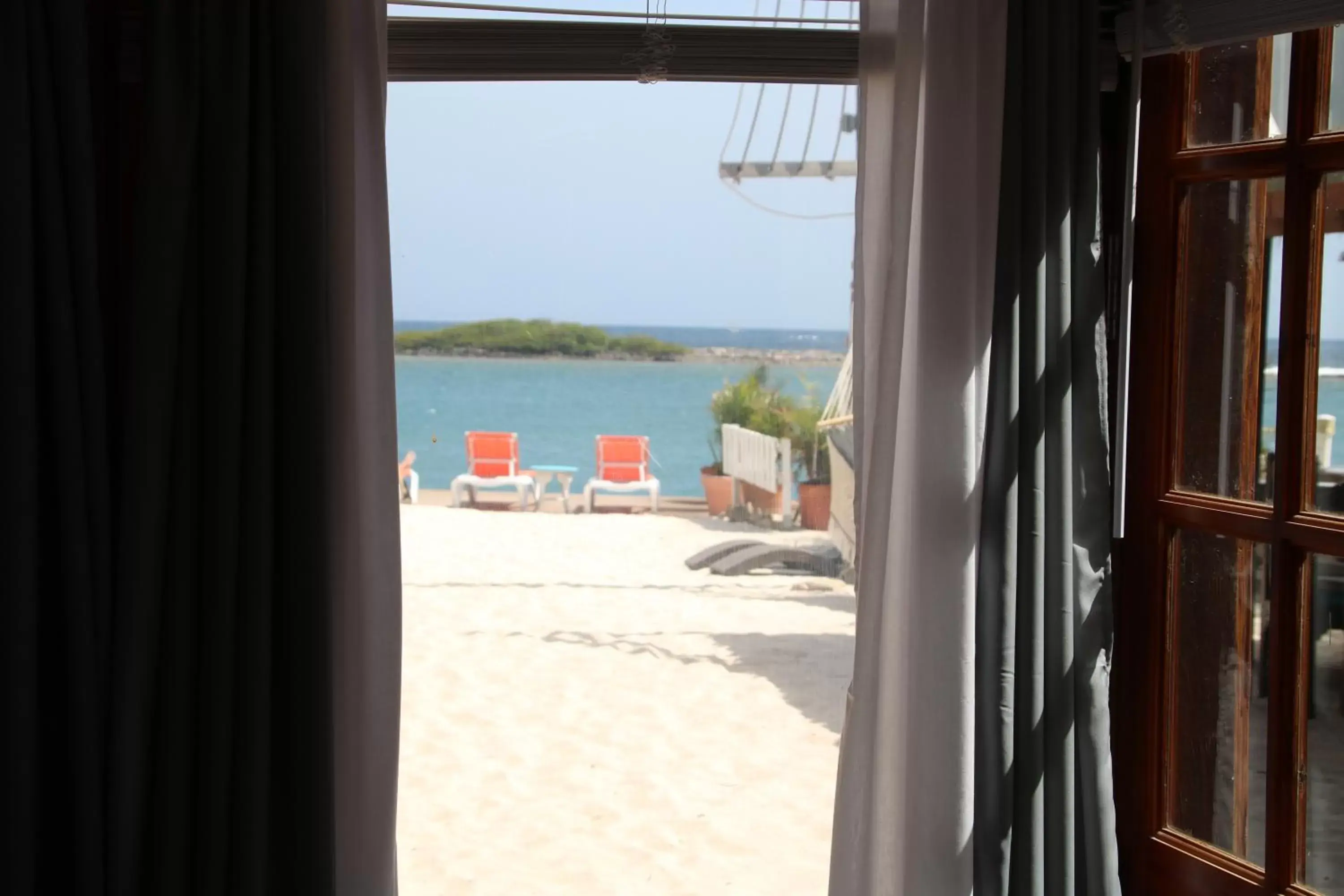 Two-Bedroom Apartment in Coral Reef Beach Two-Bedroom Apartment in Coral Reef Beach