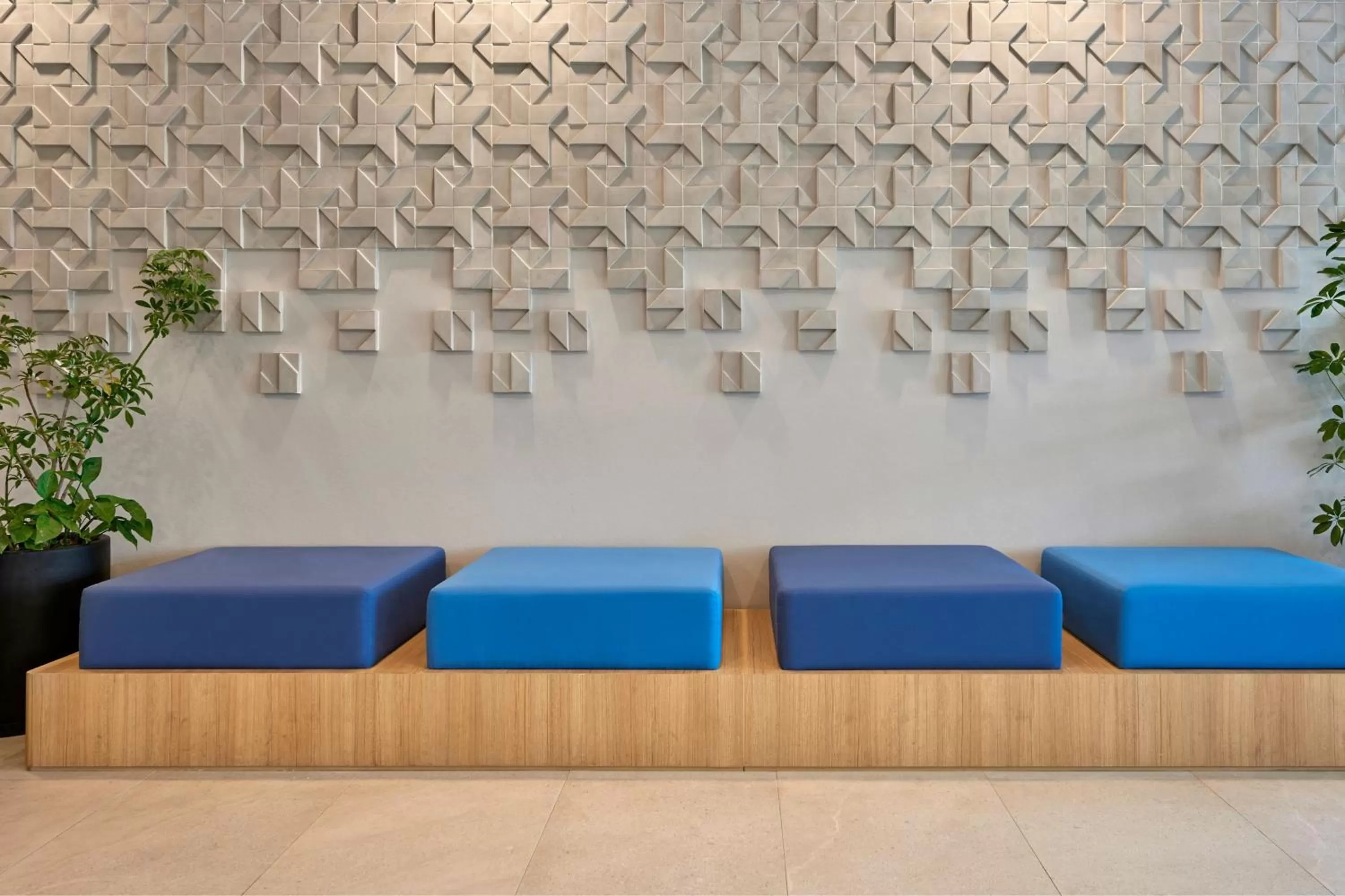 Lobby or reception in City Express Plus by Marriott Cancun Aeropuerto Riviera