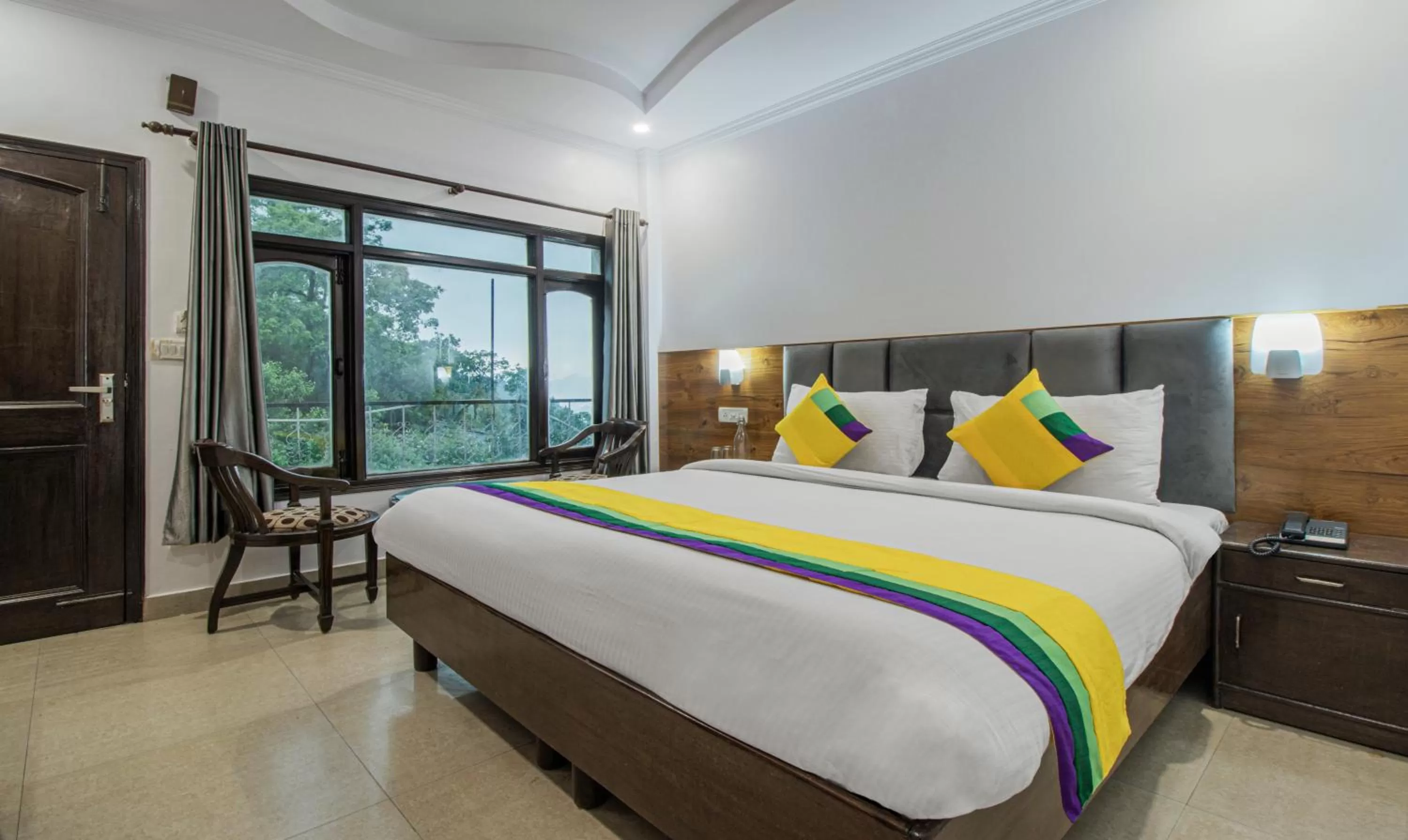 Bed in Itsy Hotels Peak View, 300 Mts From Mall Road