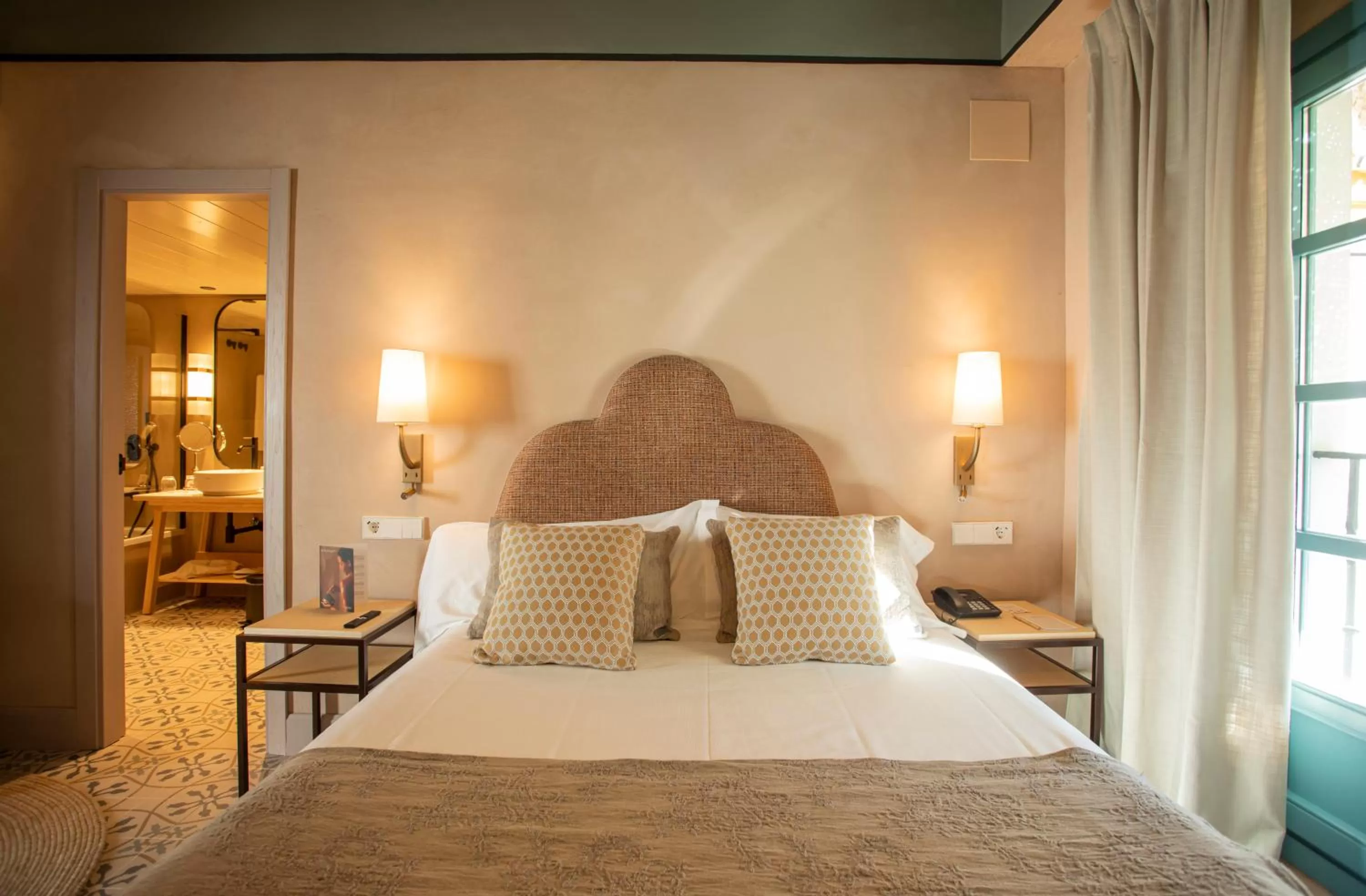 Bed in Hospes Las Casas del Rey de Baeza, a Member of Design Hotels